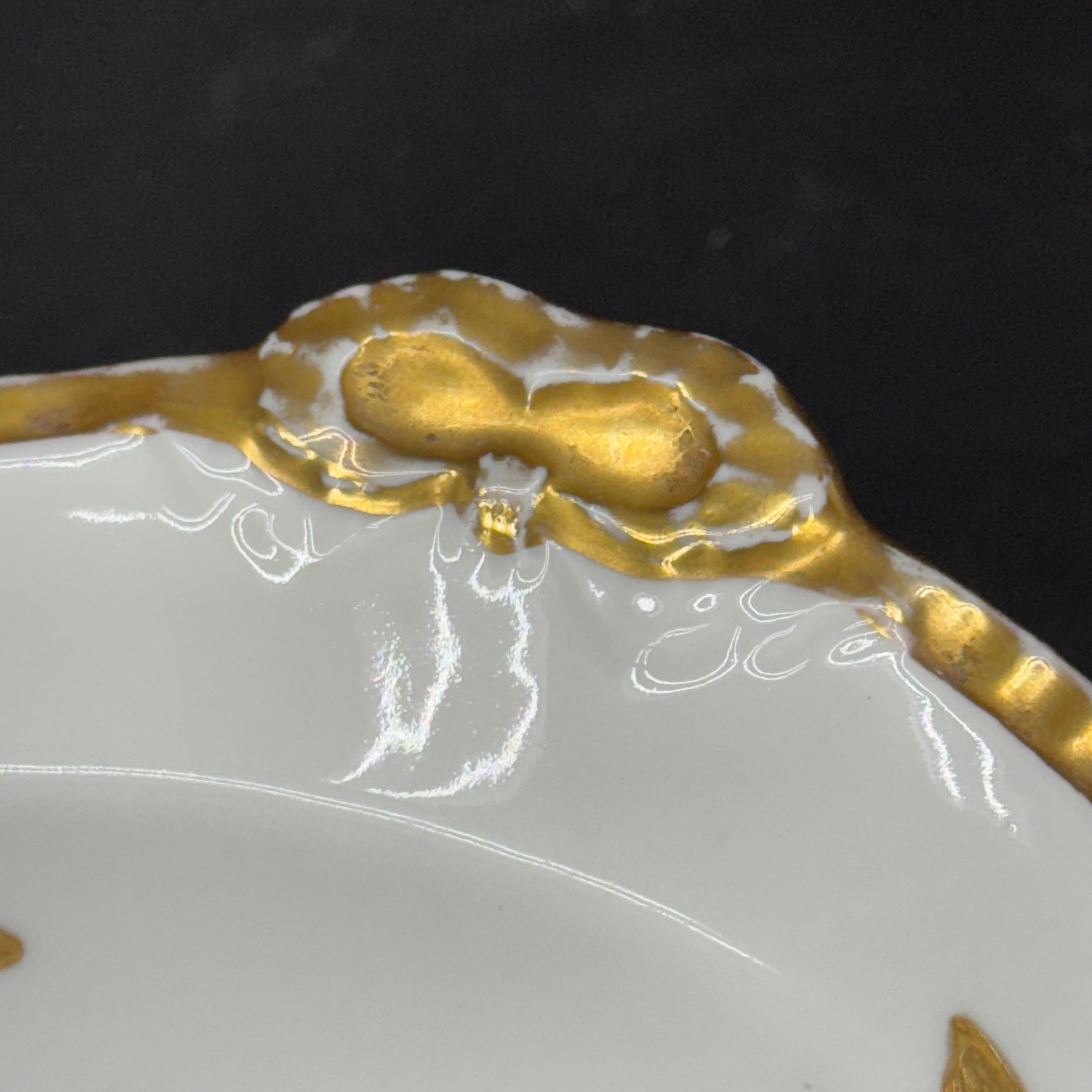Gran bandeja de porcelana francesa de Limoges dorada para joyas en venta 2