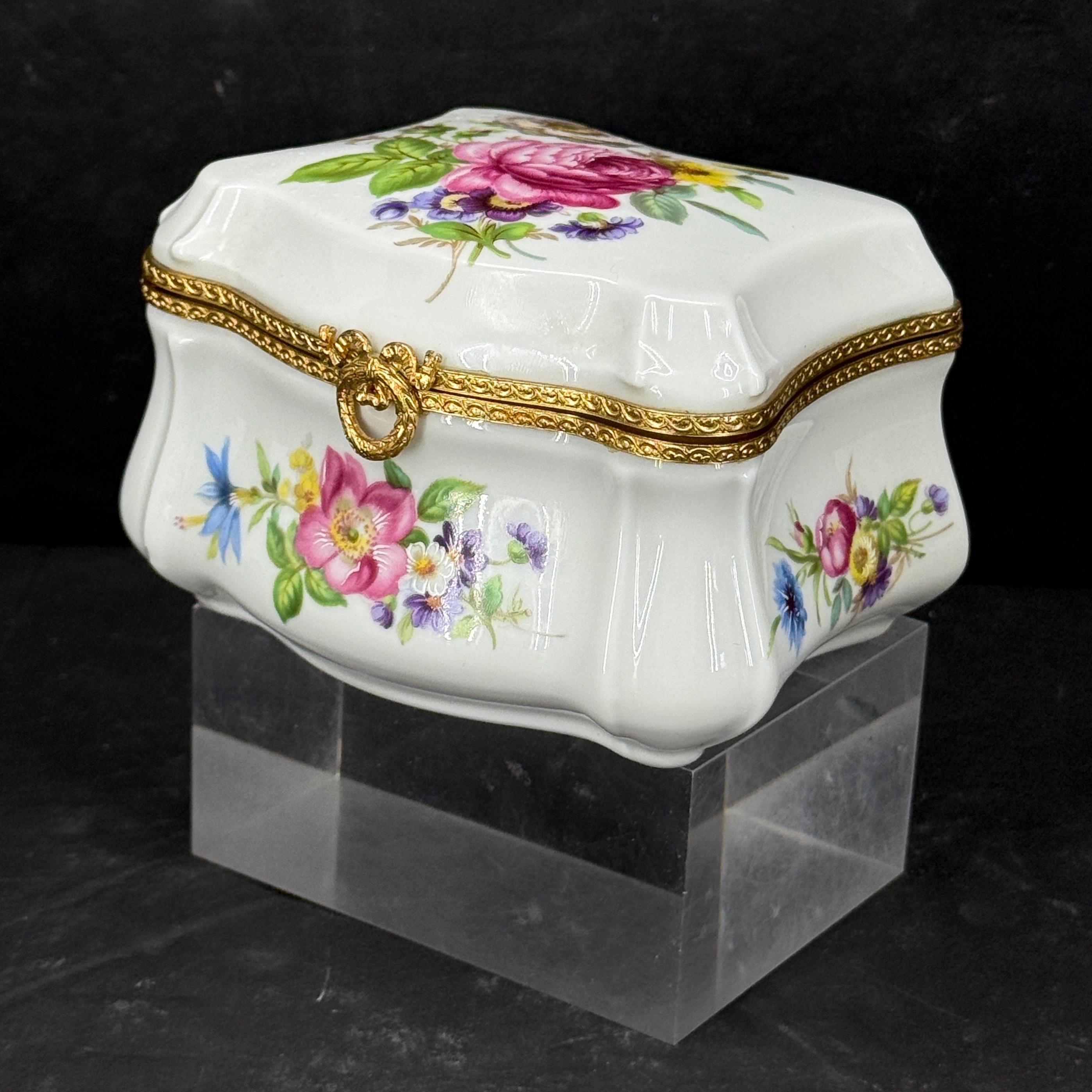 Large French Limoges Porcelain Rectangular Floral Box In Good Condition For Sale In Haddonfield, NJ