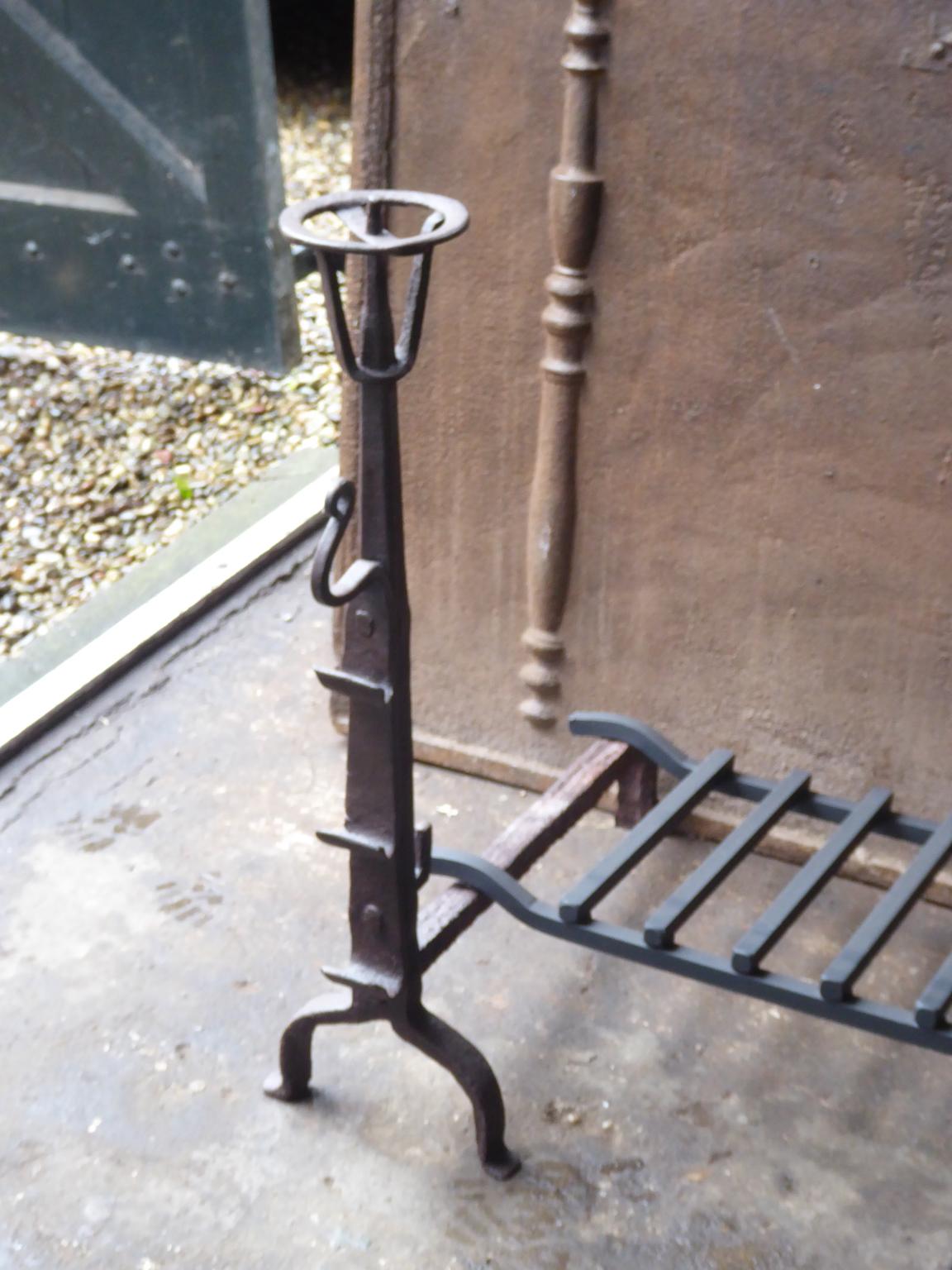 Large French Louis XIII Period Fireplace Grate or Fire Basket, 17th Century In Good Condition For Sale In Amerongen, NL