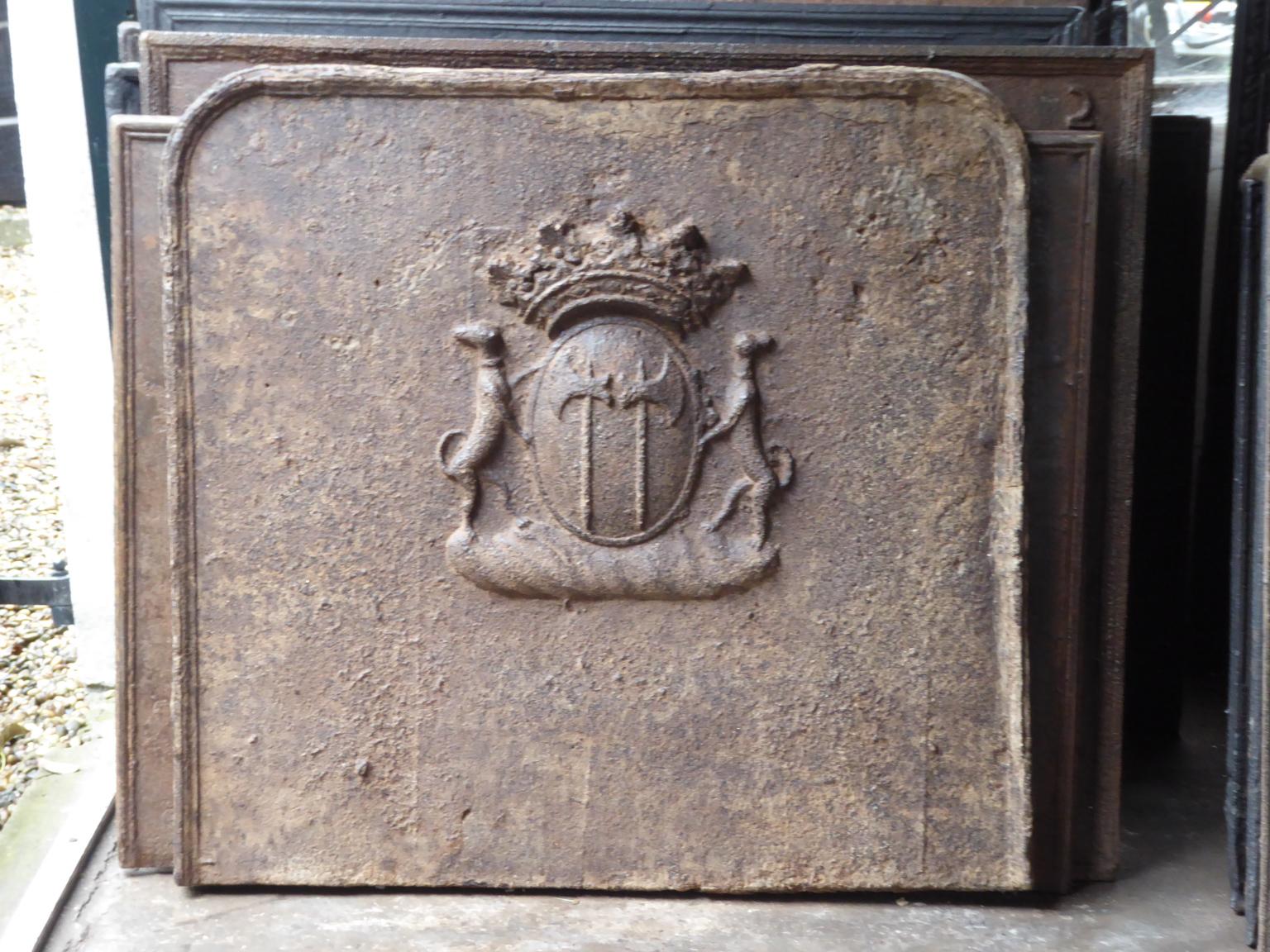 Beautiful, unknown coat of arms fireback.

The fireback is made of cast iron and has a natural brown patina. Upon request it can be made black or pewter at no additional cost. The fireback is in a good condition and does not have cracks.

This