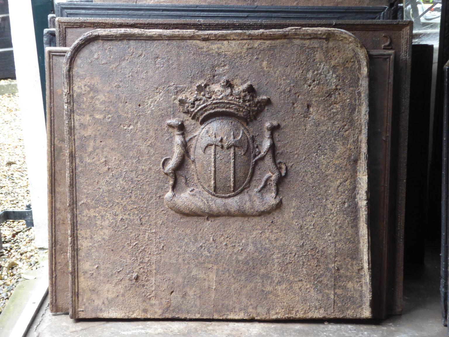 Großer französischer Louis XIV 'Wappen' Kaminaufsatz, 17. (Louis XIV.) im Angebot