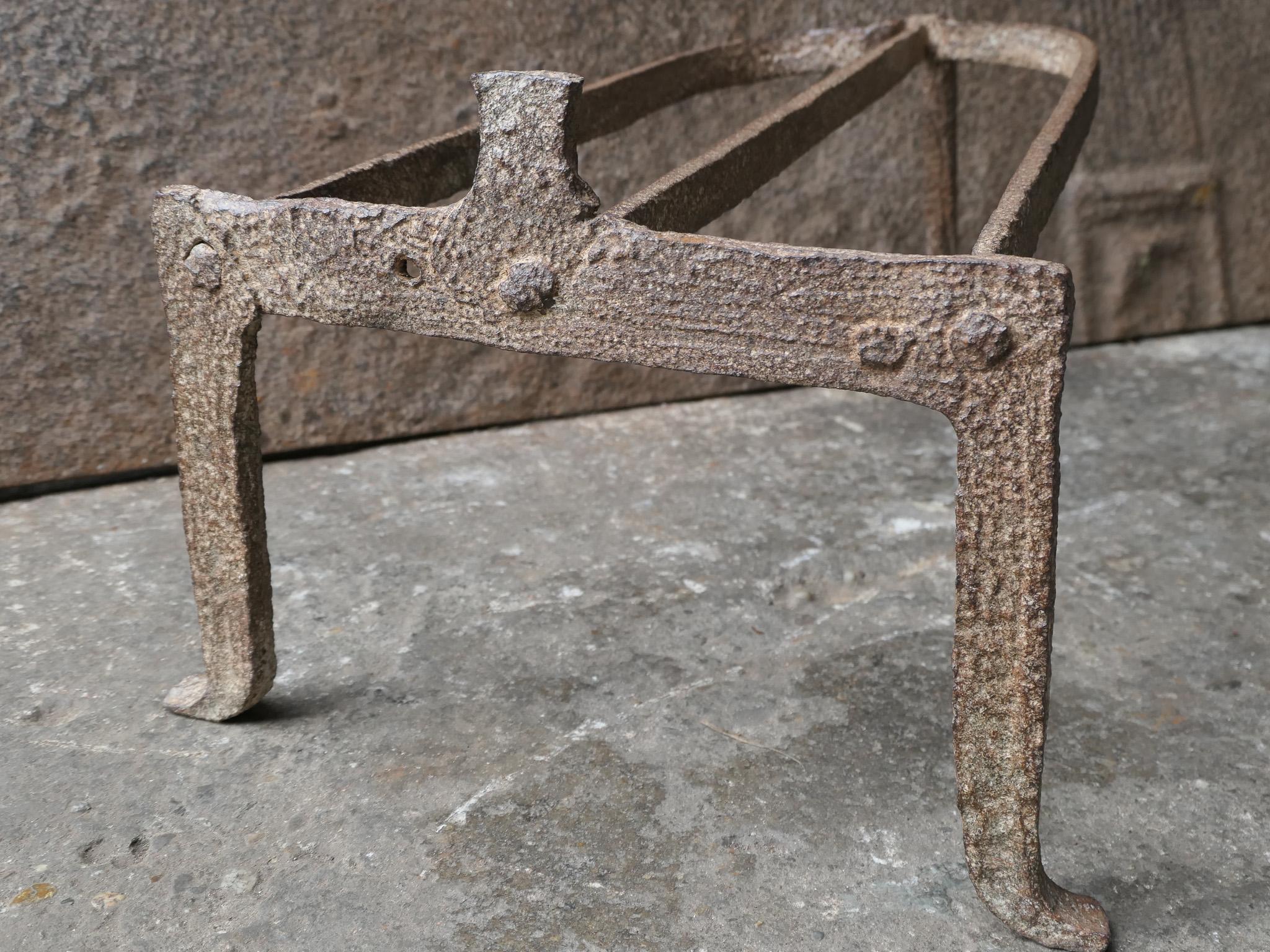 Grand trivet français d'époque Louis XIV en vente 3