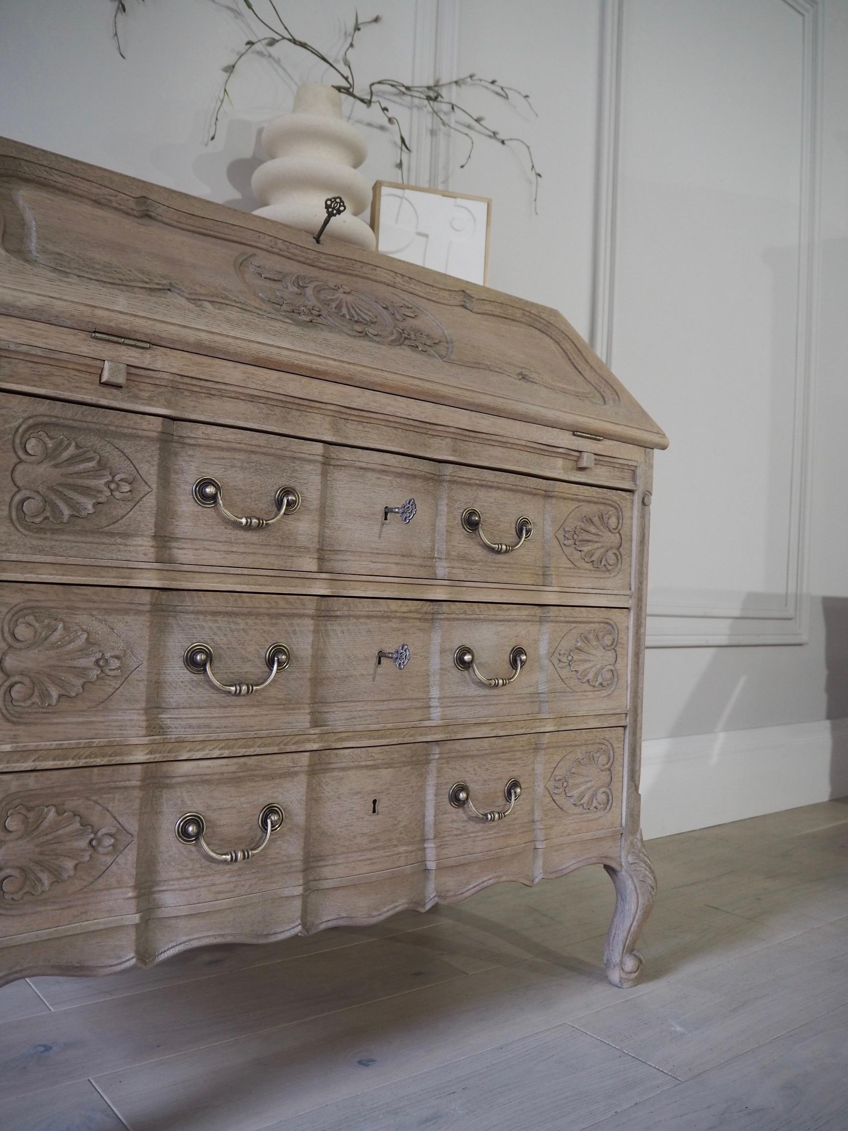 Large French Louis XV Bureau in Weathered Wood Limed Oak 6