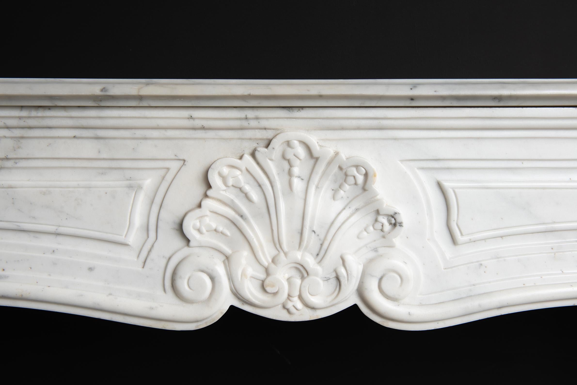 Large French Louis XV Fireplace Mantel In Fair Condition For Sale In Haarlem, Noord-Holland