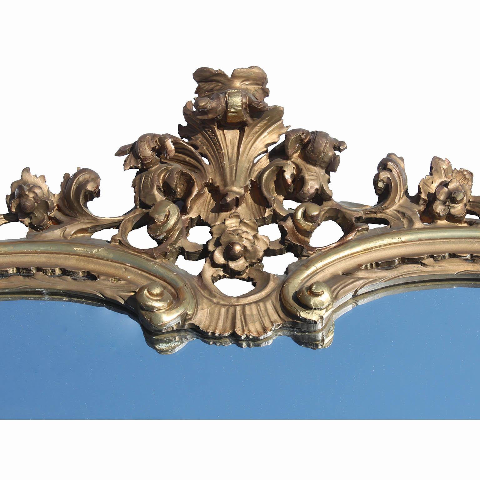 Große französische Louis XV Stil Belle Epoque Giltwood geschnitzt Overmantel Spiegelrahmen (Handgeschnitzt) im Angebot