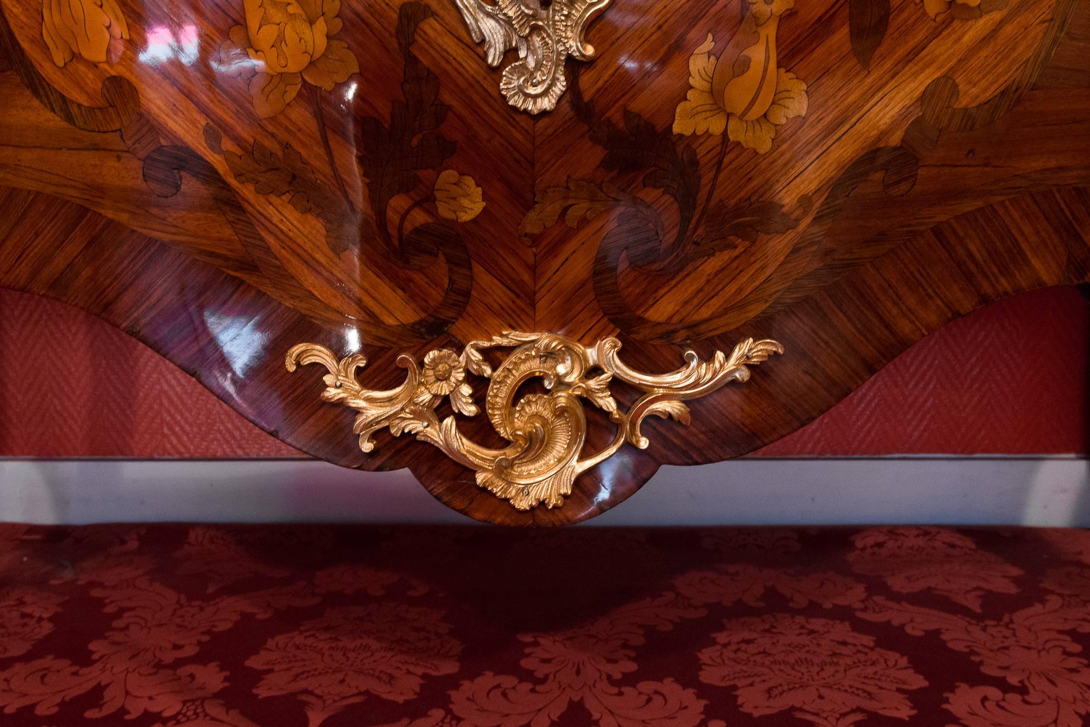 Large French Louis XV Style Commode with Floral Marquetry, circa 1850 8