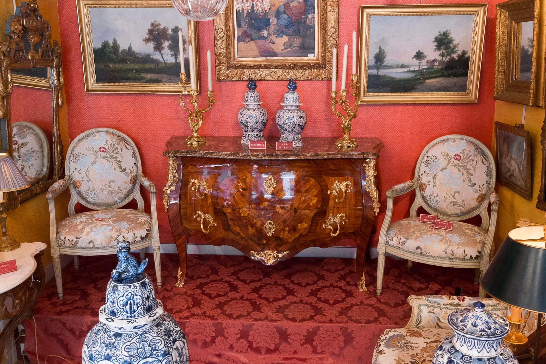 Large French Louis XV Style Commode with Floral Marquetry, circa 1850 1