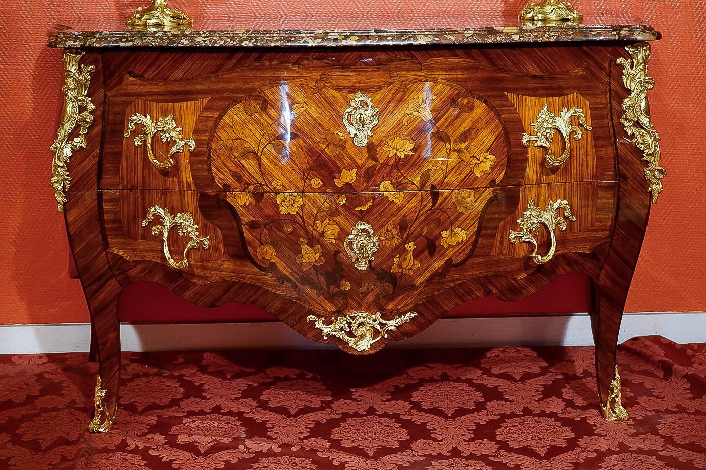 Large French Louis XV Style Commode with Floral Marquetry, circa 1850 3