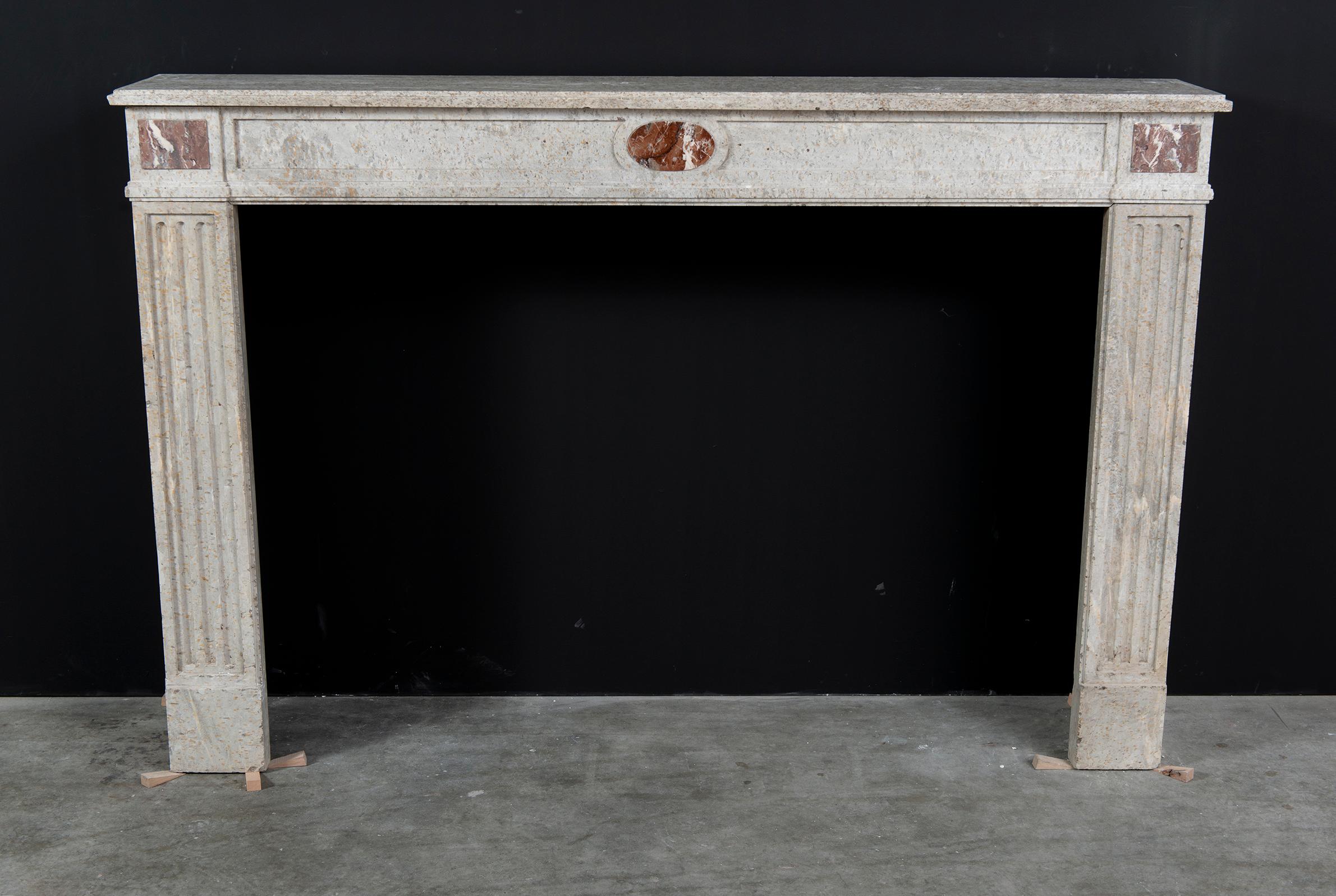 Large French Louis XVI Fireplace Mantel In Good Condition For Sale In Haarlem, Noord-Holland