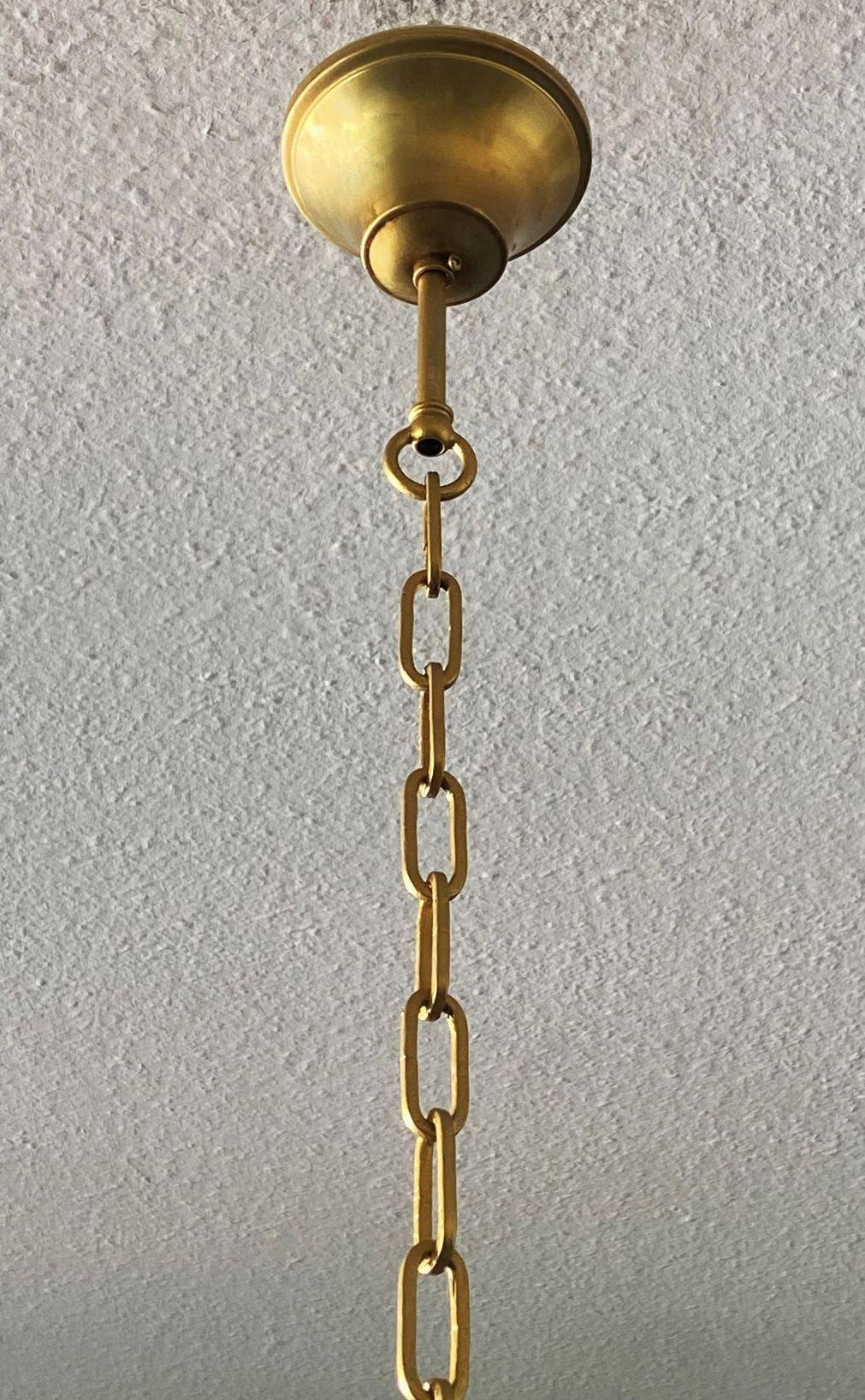 Große französische vierflammige Laterne aus vergoldeter Bronze und Kristall im Louis-XVI.-Stil, 1920-1930 im Angebot 9