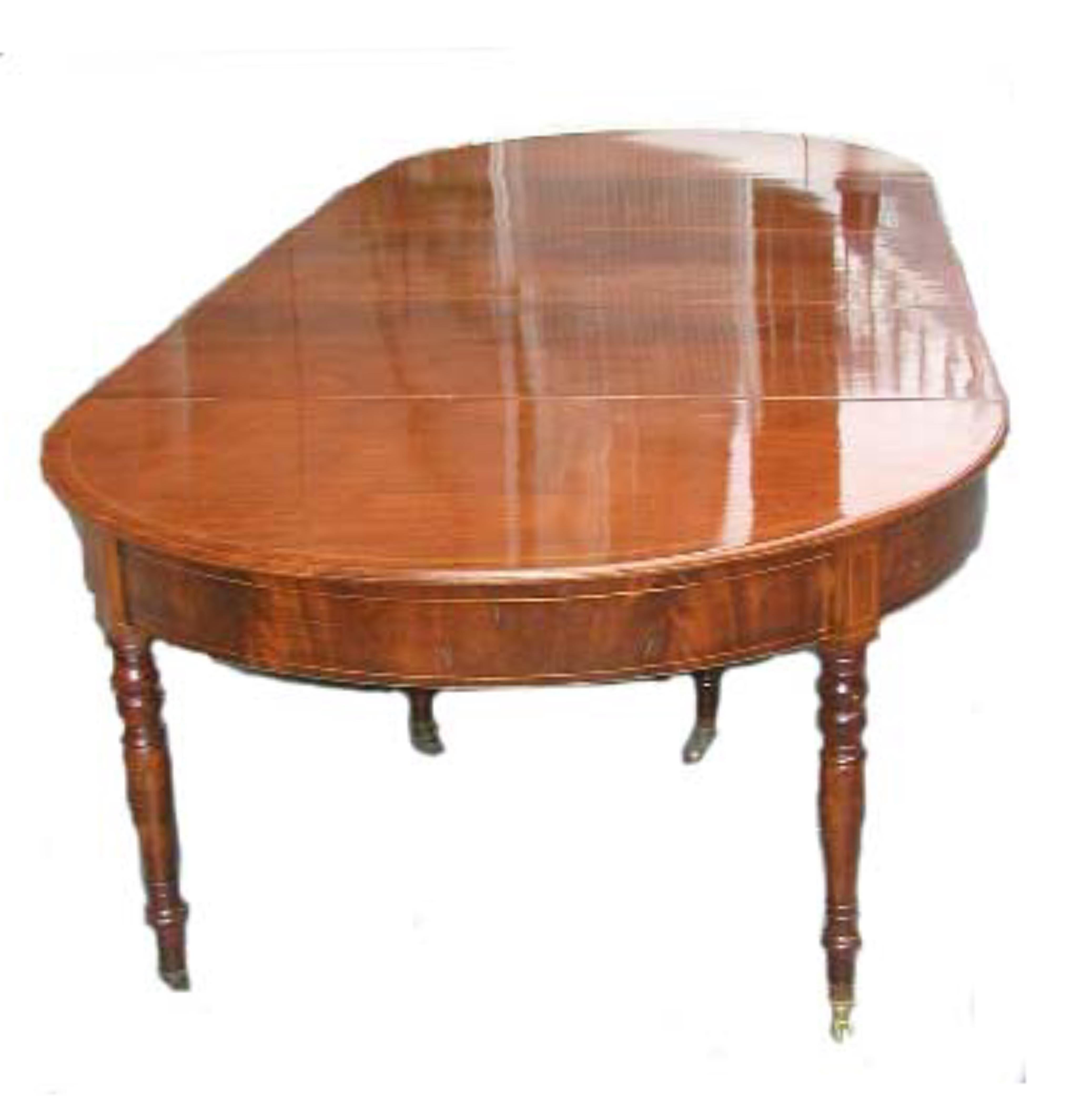 Large French mahogany dining table with 5 leaves In Good Condition For Sale In Cypress, CA