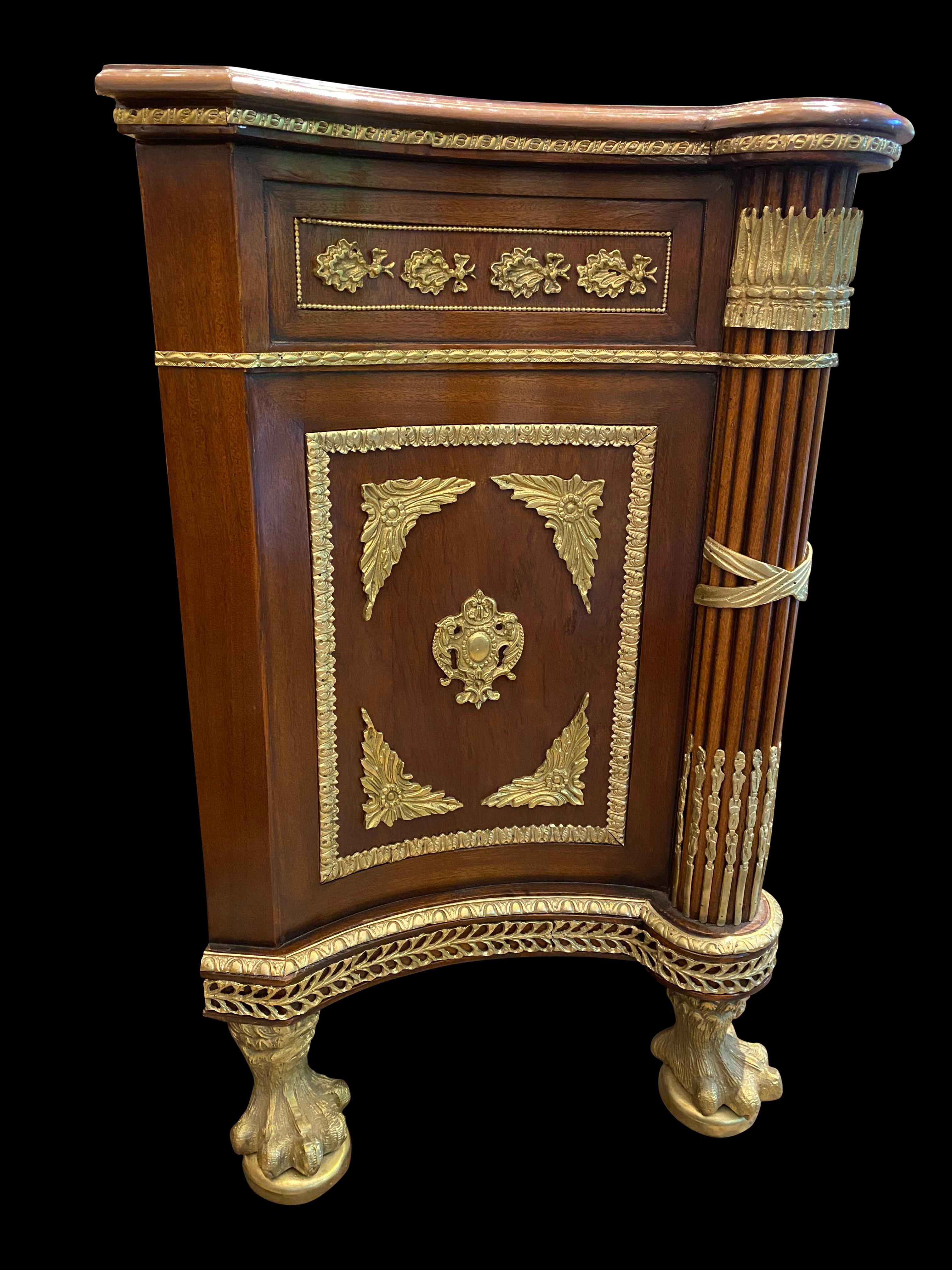 Large French Mahogany Empire Commode, Central Coats of Arms and Lion Paw Feet For Sale 1
