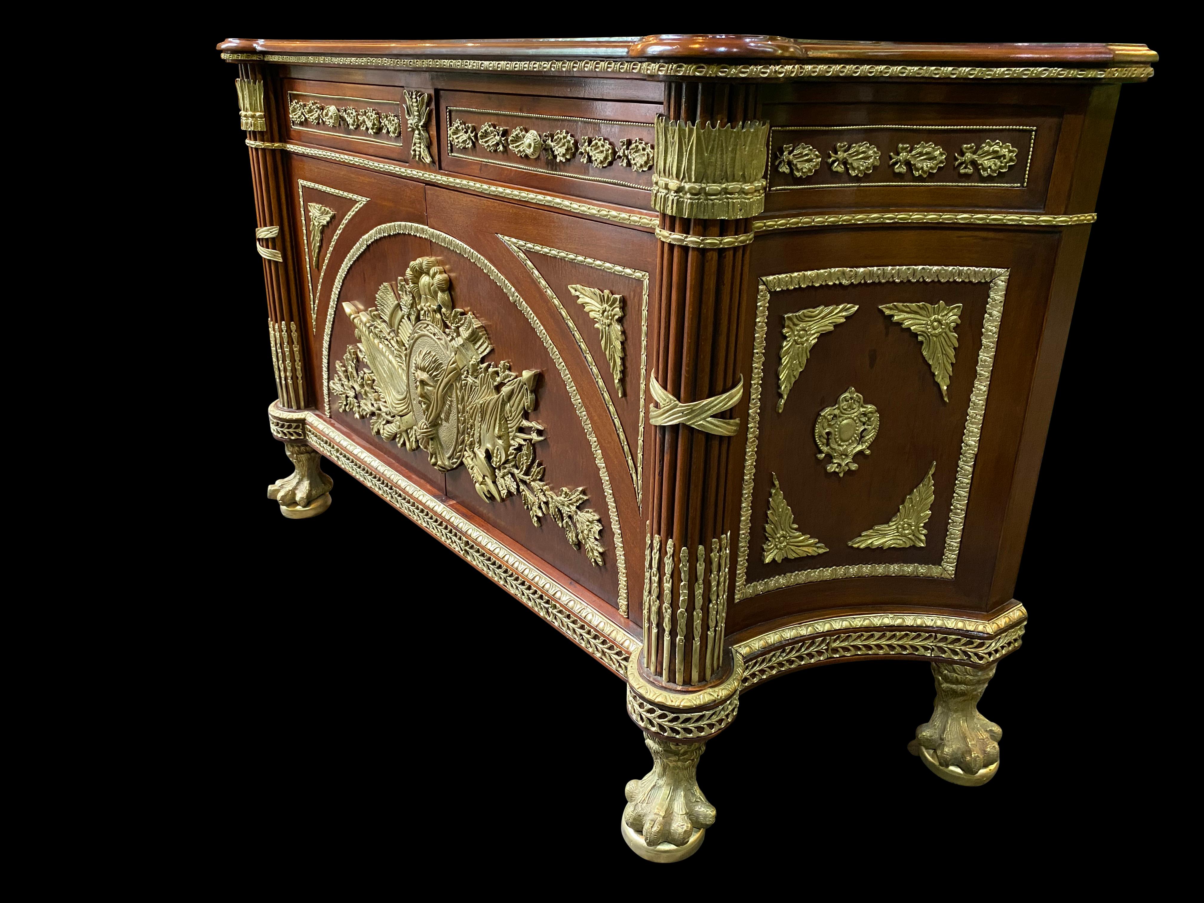 Large French Mahogany Empire Commode, Central Coats of Arms and Lion Paw Feet For Sale 4