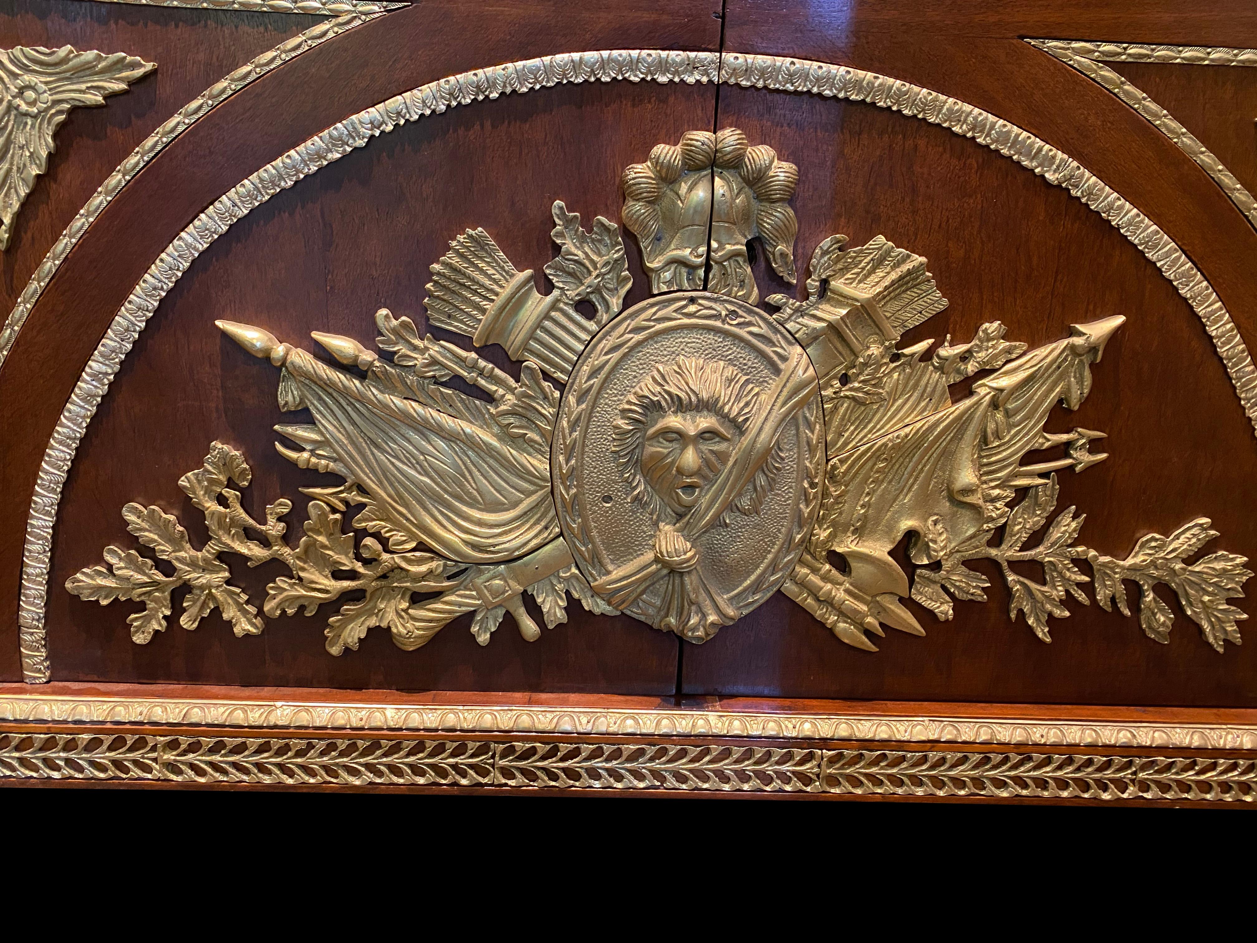 Large French Mahogany Empire Commode, Central Coats of Arms and Lion Paw Feet For Sale 5