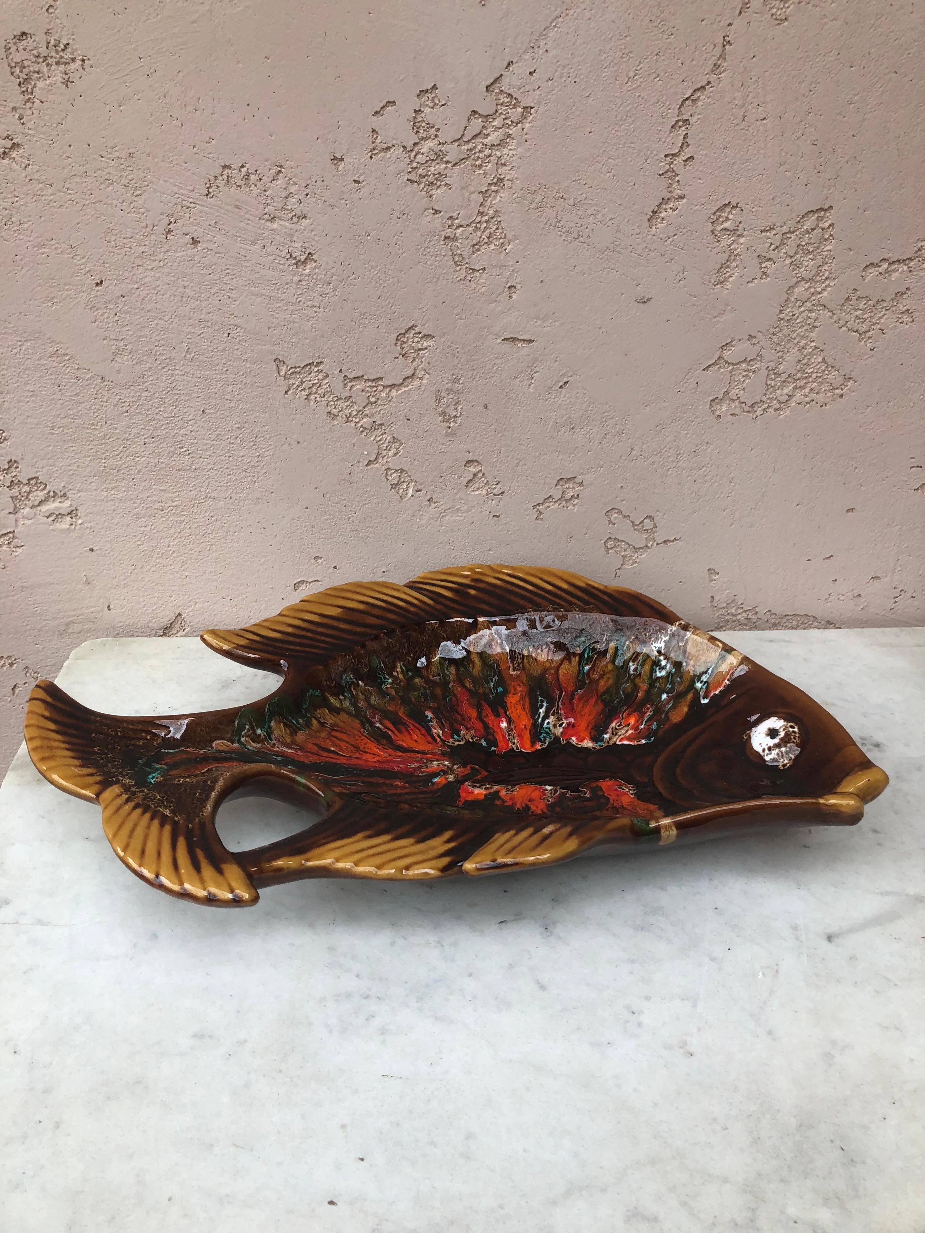 Large French Majolica fish Platter signed Vallauris, Circa 1950.
Measures: 18 inches by 10.5 inches.