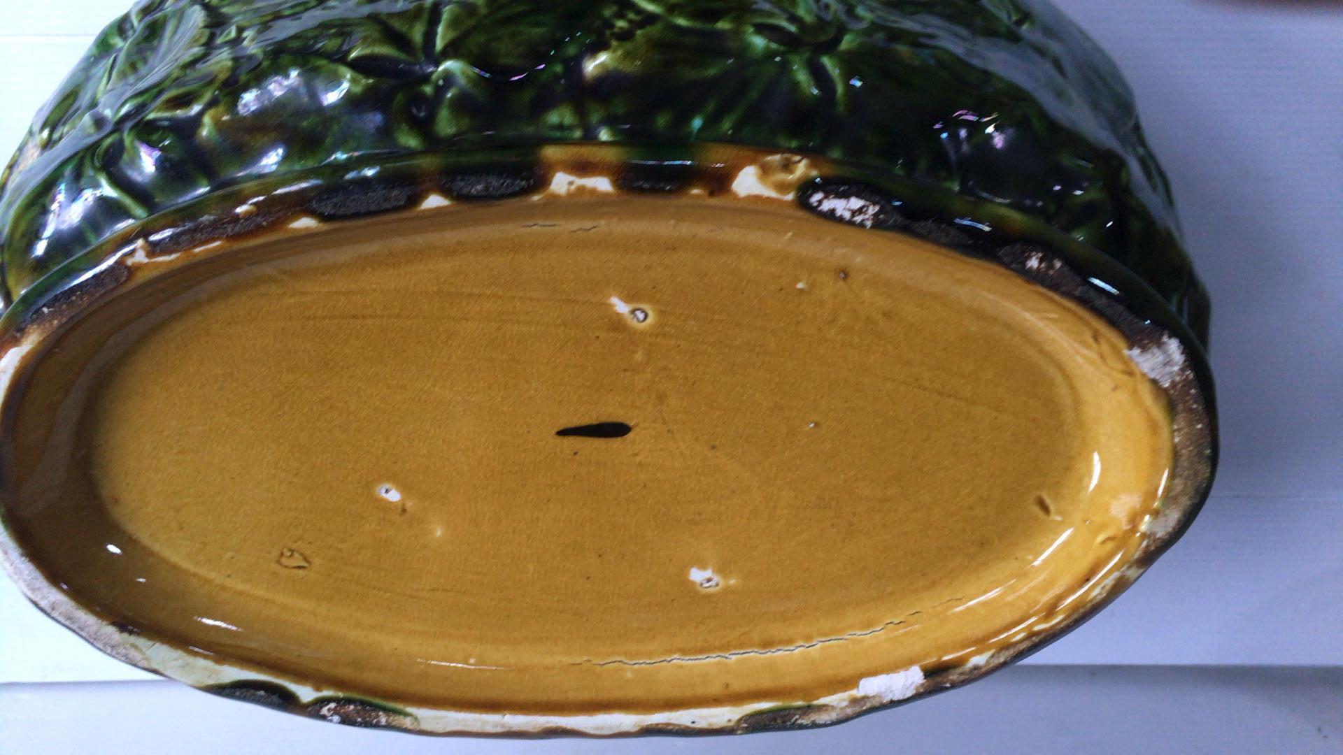 Large French Majolica Jardinière with Strawberries, circa 1880 In Good Condition In Austin, TX