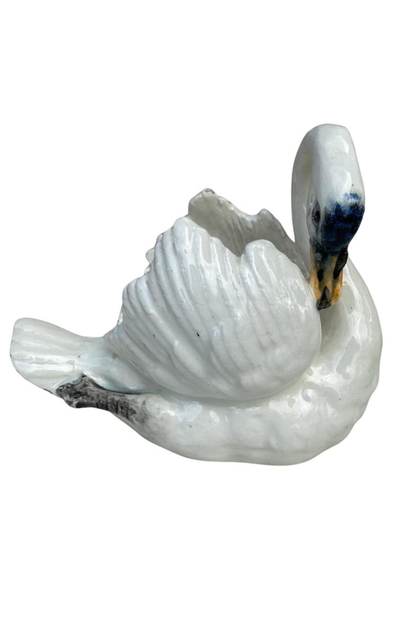 Große französische Majolikaplatte Schwan Orchies, CIRCA 1900 im Angebot 4