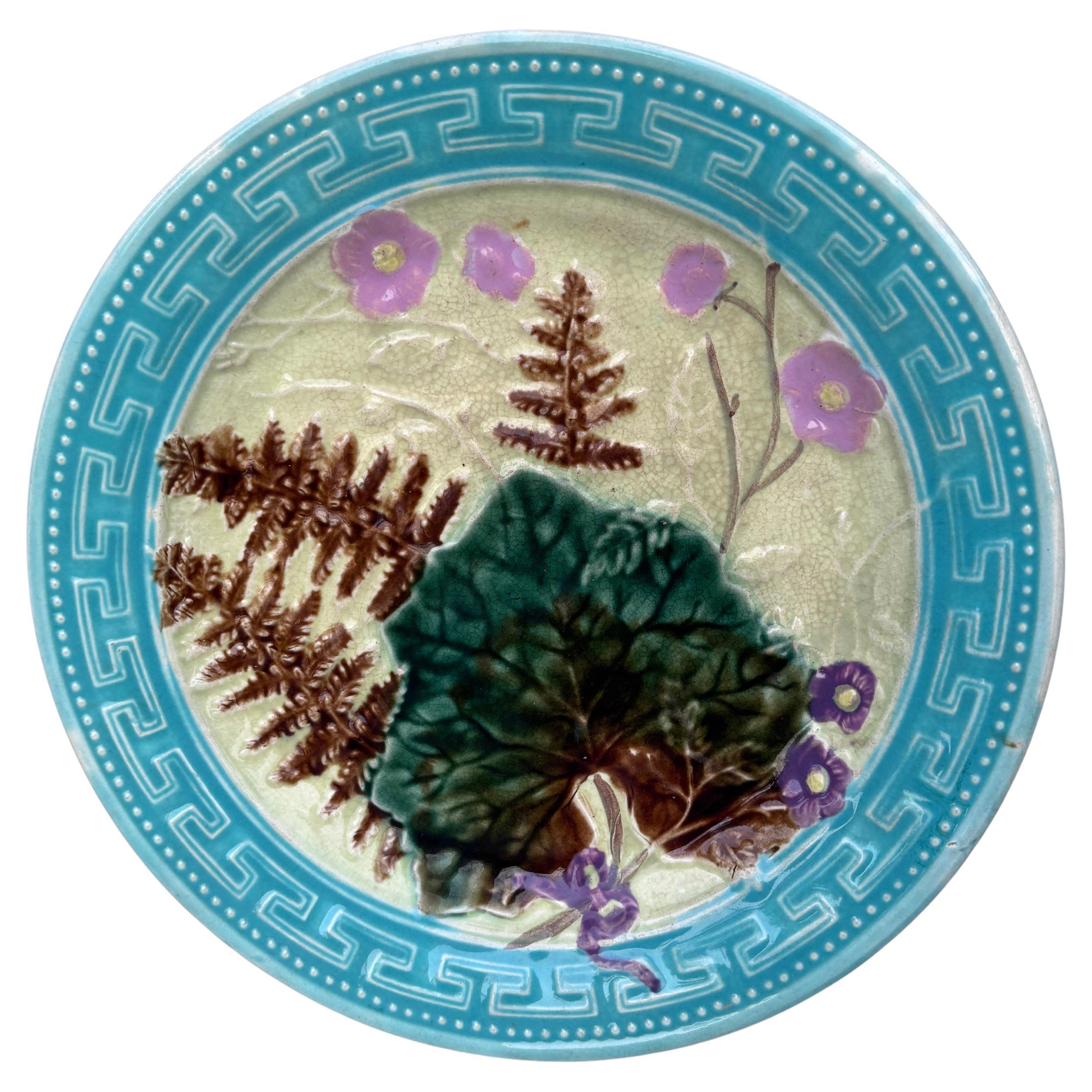 Grande piatto francese in maiolica Saint Amand Leaves, 1890 circa in vendita
