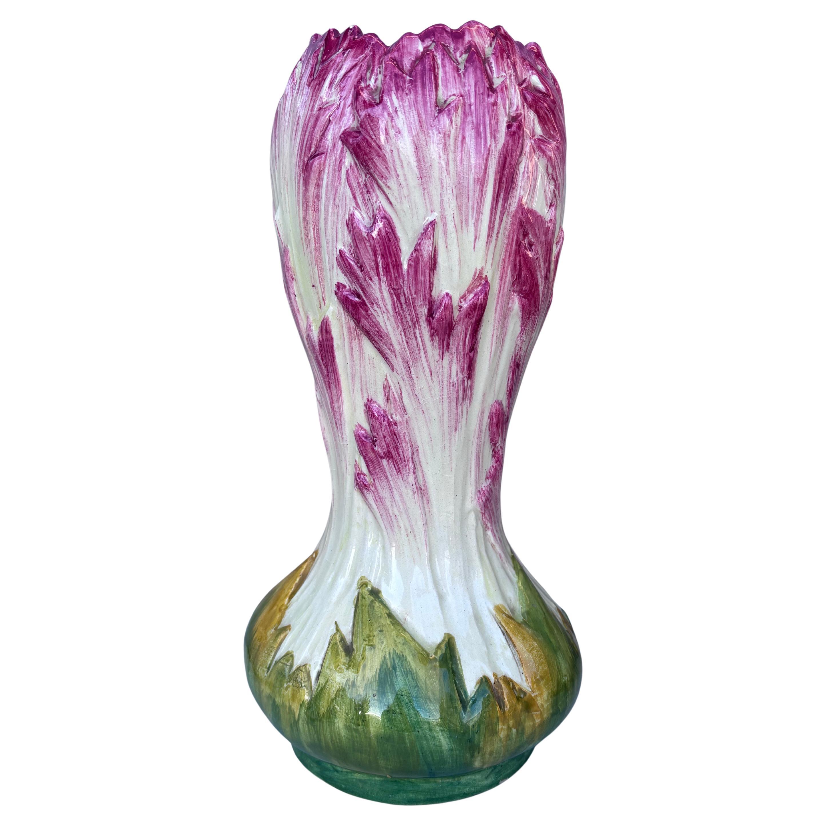 Große französische Tulpenvase aus Majolika Jean Massier CIRCA 1900.
H / 13 Zoll.
