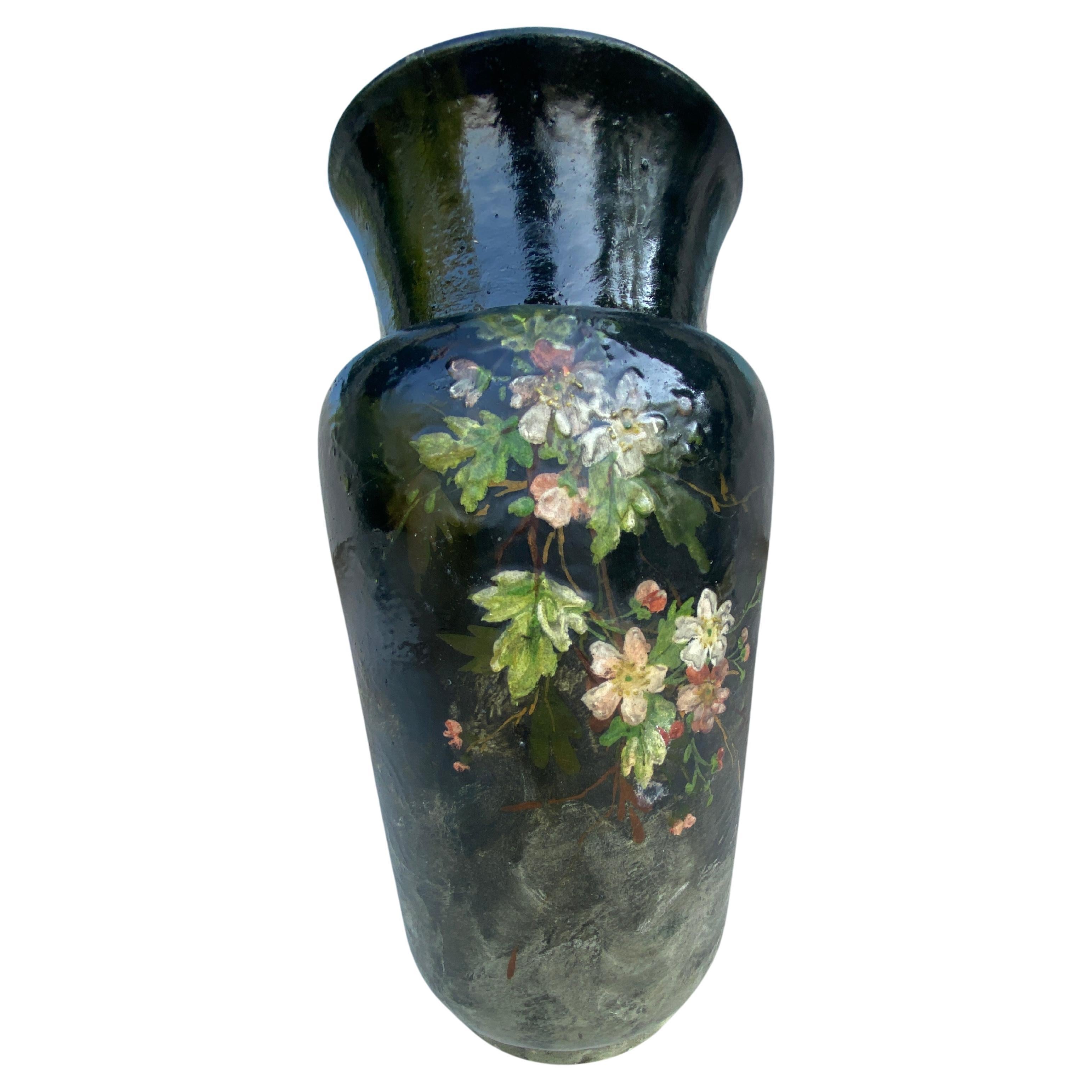 Große französische Majolika-Vase mit Blumen von Edouard Gilles, um 1880 (Spätes 19. Jahrhundert) im Angebot