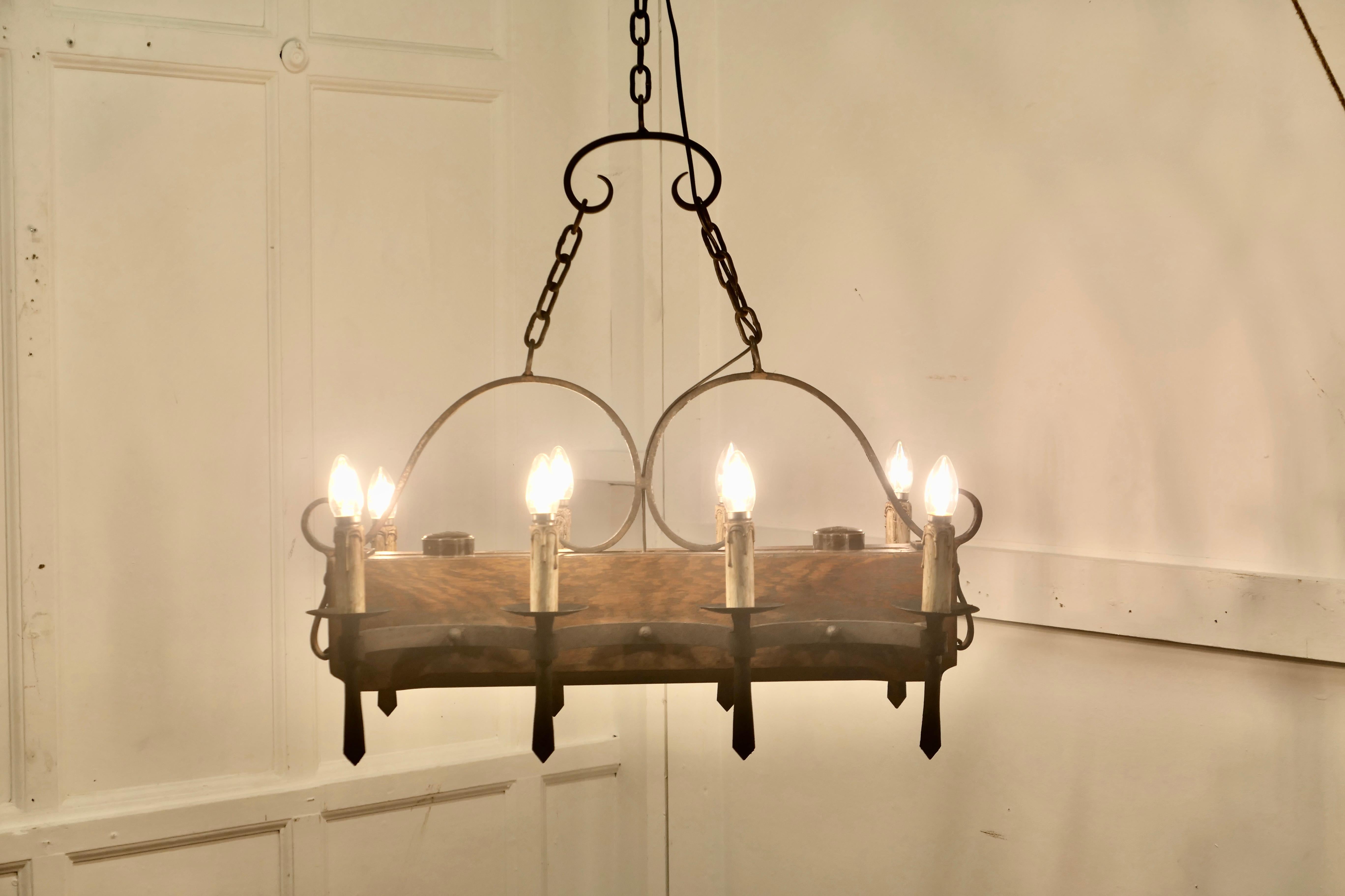 Large French Medieval Rustic Chandelier In Good Condition For Sale In Godshill, Isle of Wight