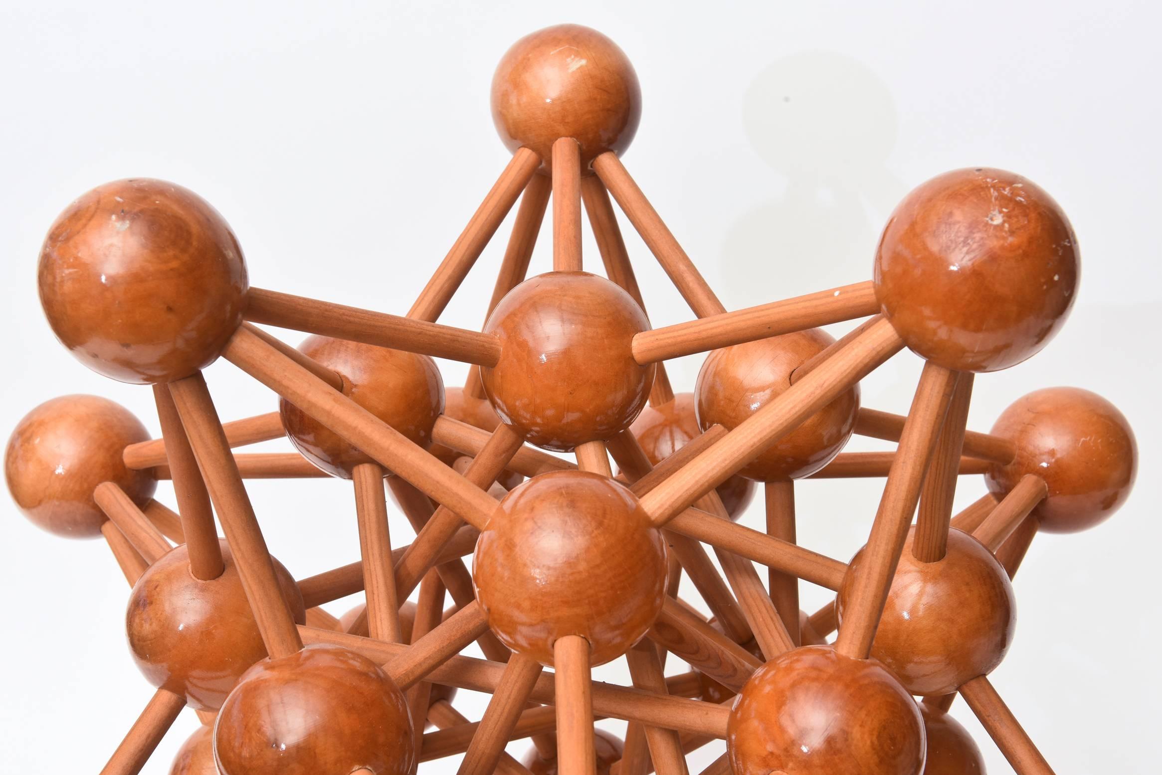 Français Grande sculpture atomique moderne du milieu du siècle dernier en vente