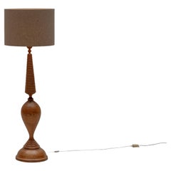 Grande lampada da terra francese di metà secolo in legno, anni '60