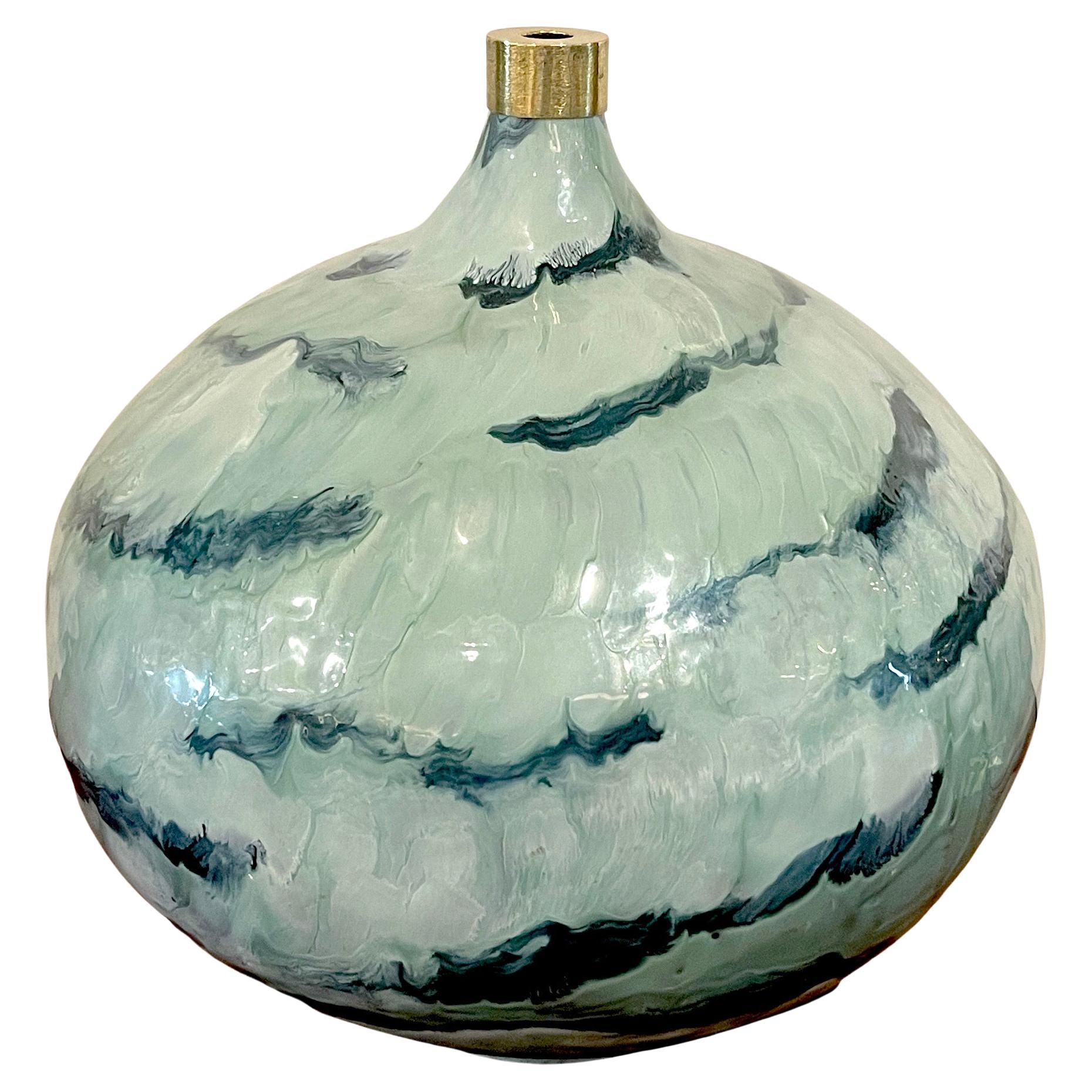 Grand vase gourde moderne français bleu et blanc émaillé