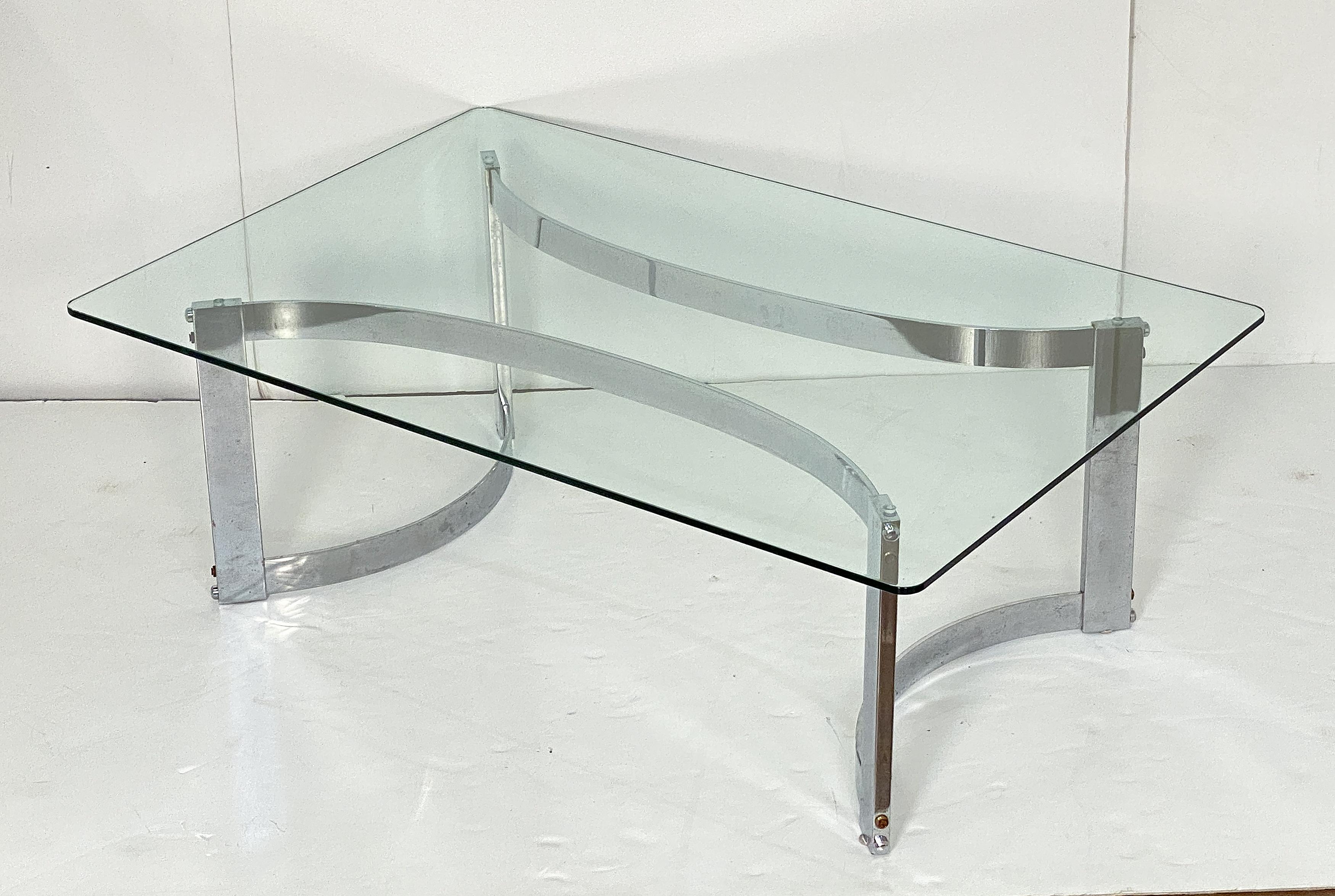 20ième siècle Grande table basse ou basse rectangulaire moderne française en chrome et verre en vente