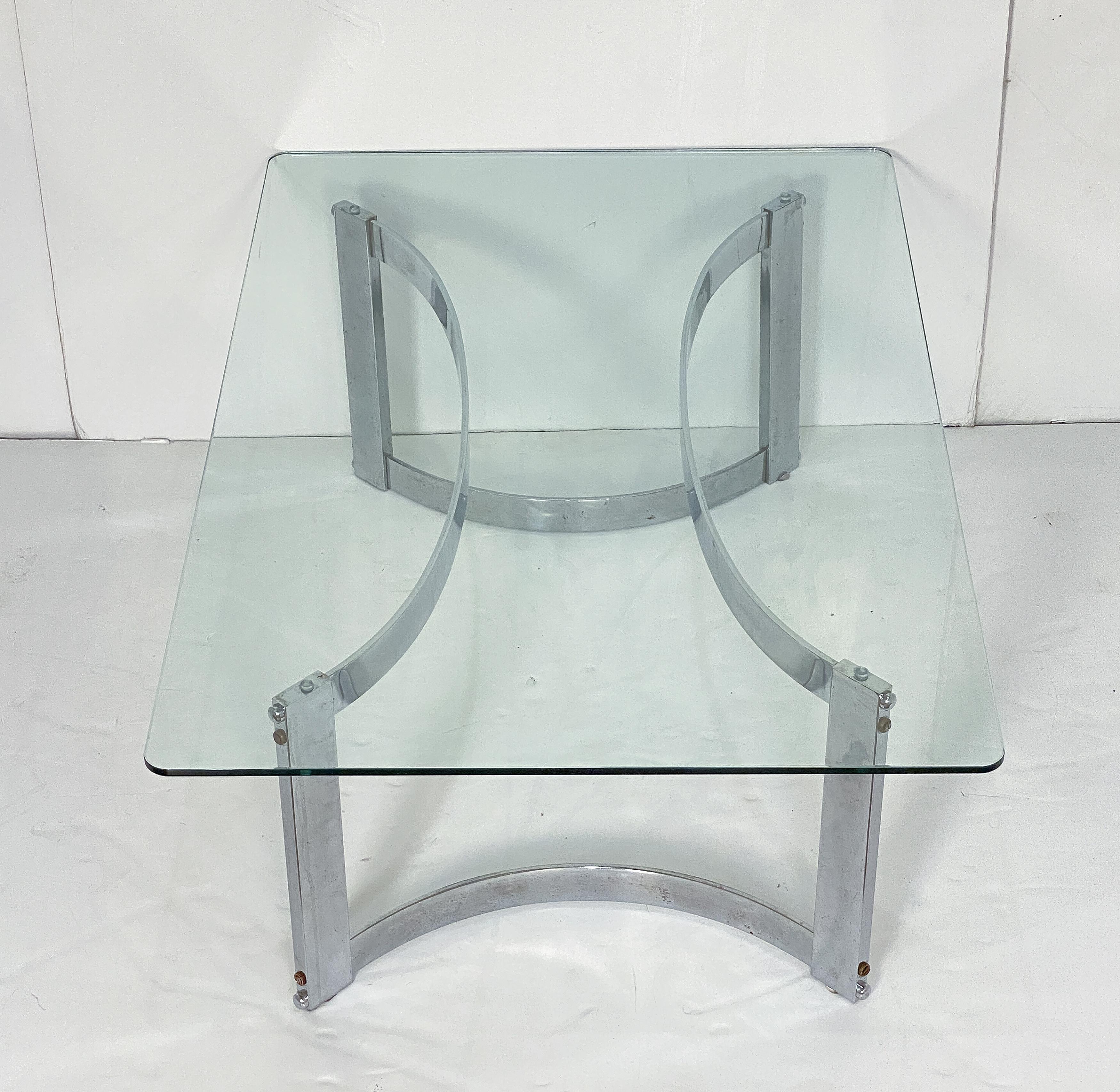 Grande table basse ou basse rectangulaire moderne française en chrome et verre en vente 2