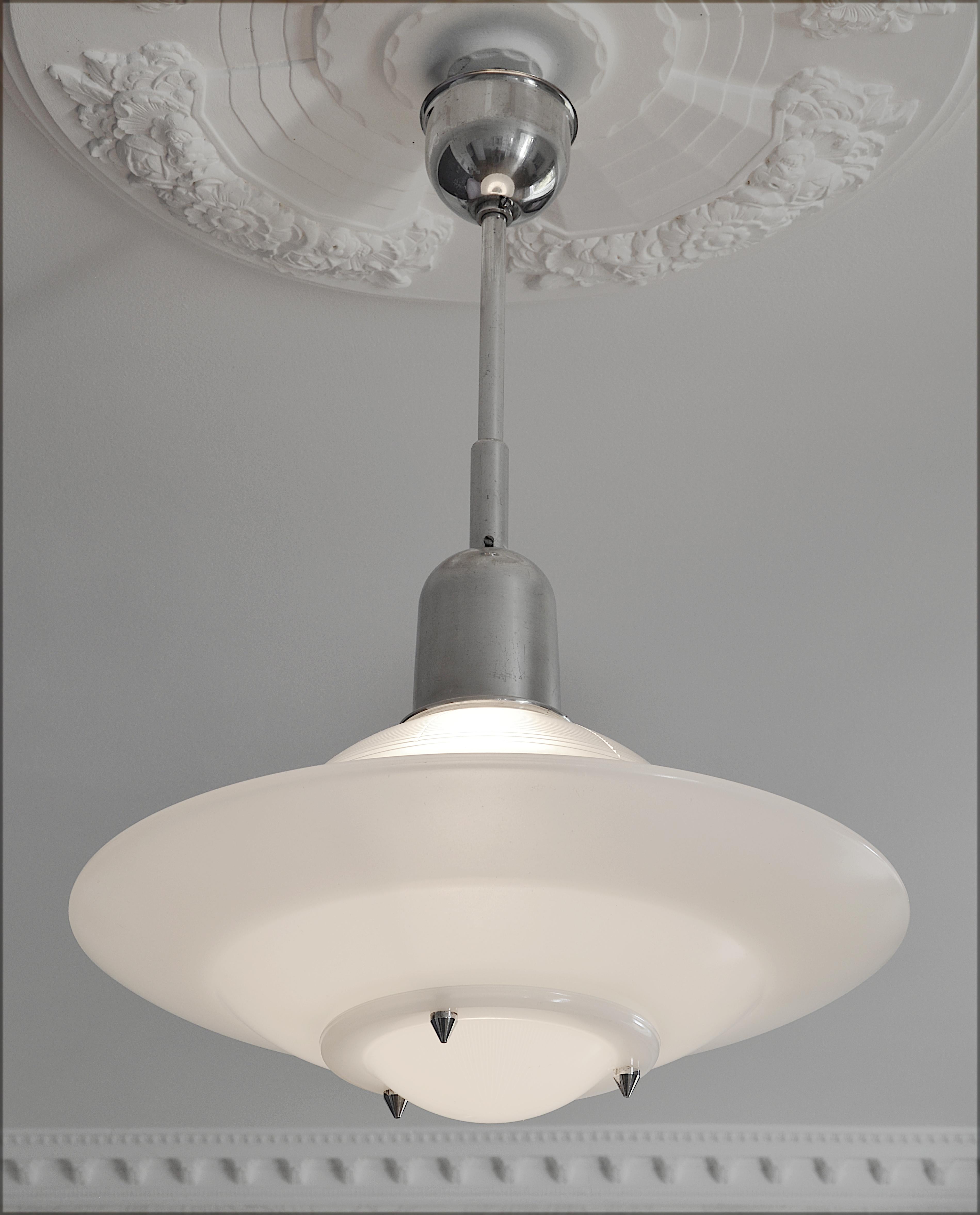 Francese Grande lampadario a sospensione francese modernista Art Déco, anni '30 in vendita