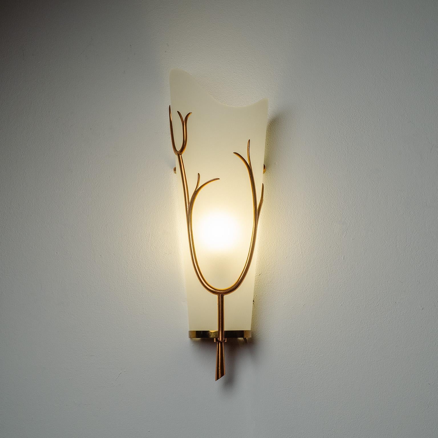 Large French Modernist Wall Light, 1960s 4