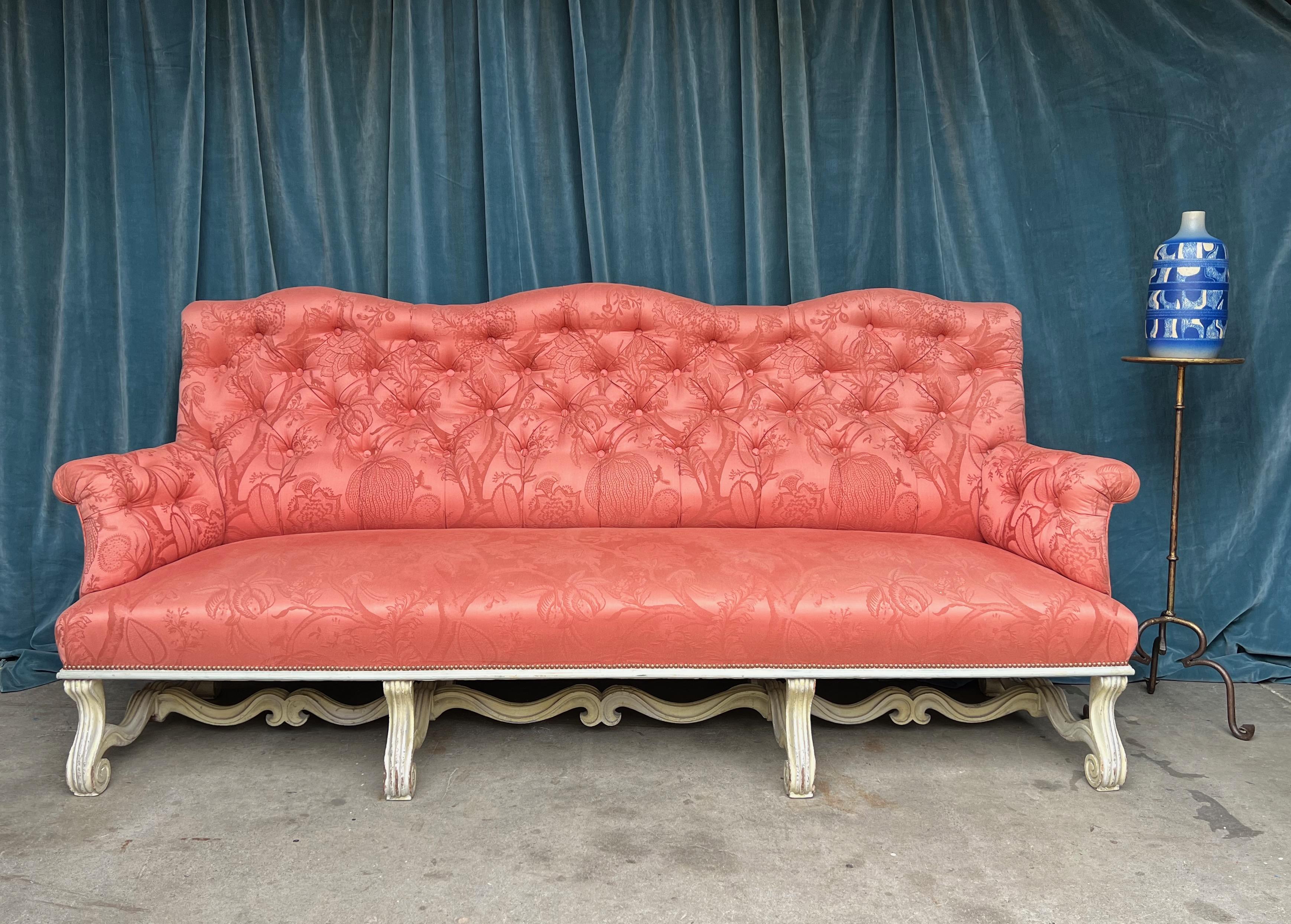 Grand canapé français de style néo-baroque Bon état - En vente à Buchanan, NY