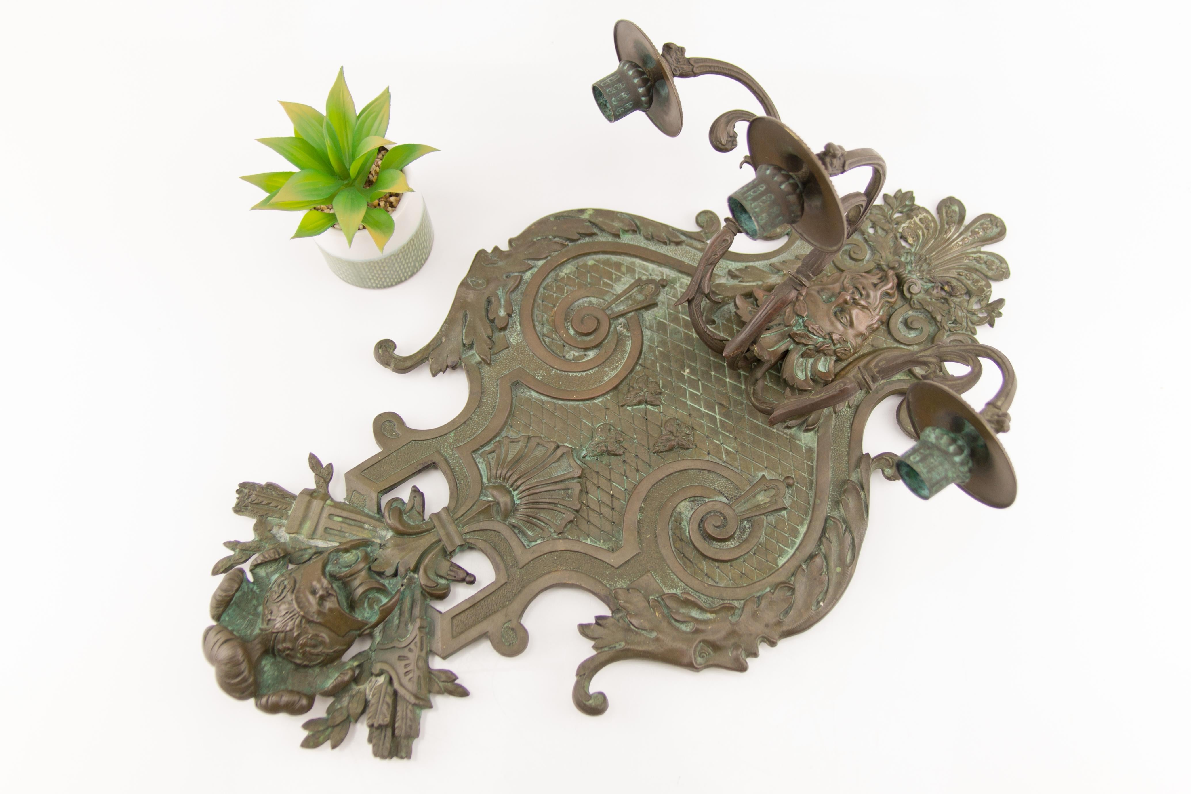 Large French Neoclassical Style Bronze Three-Light Wall Light, Late 19th Century For Sale 7