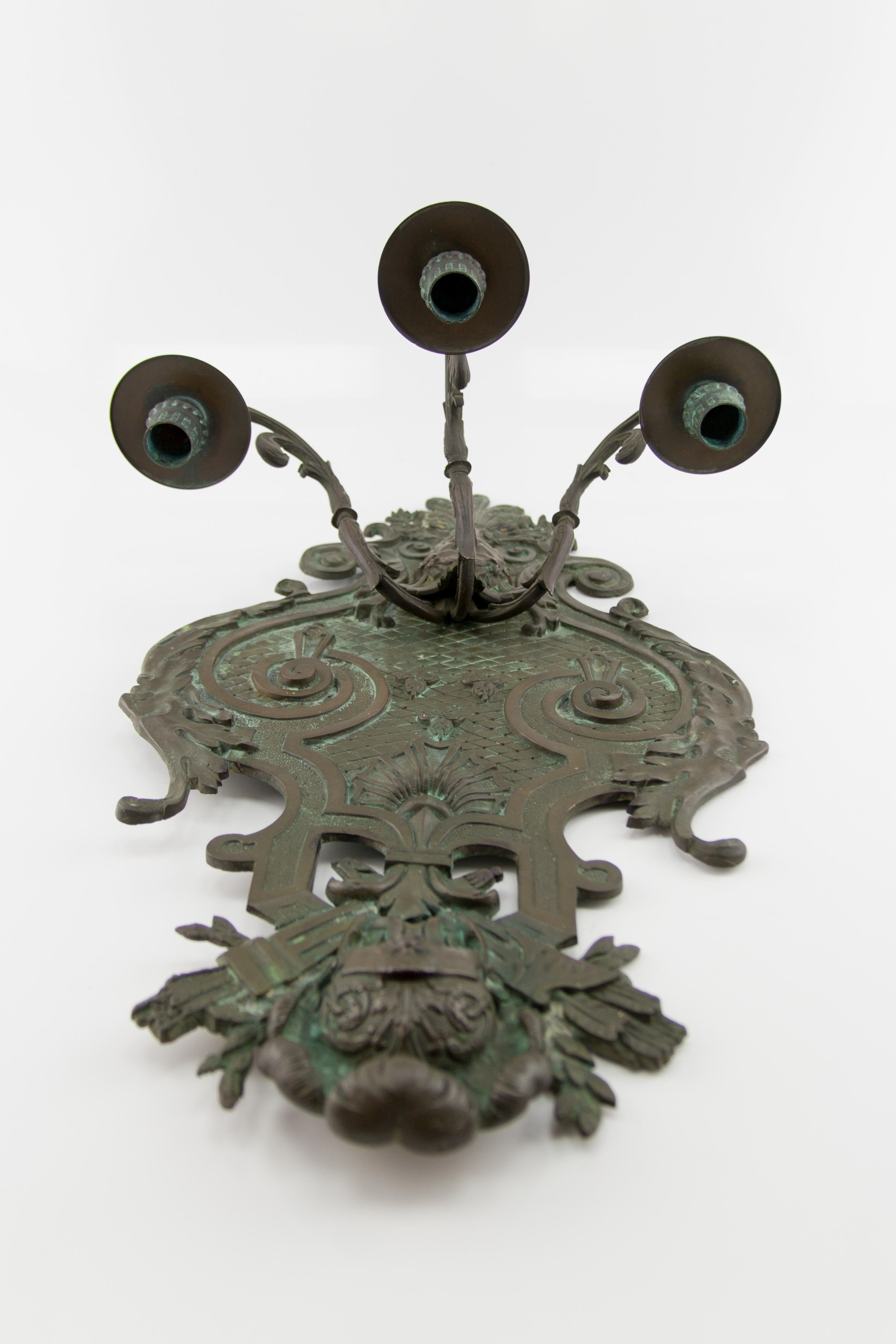 Large French Neoclassical Style Bronze Three-Light Wall Light, Late 19th Century For Sale 12