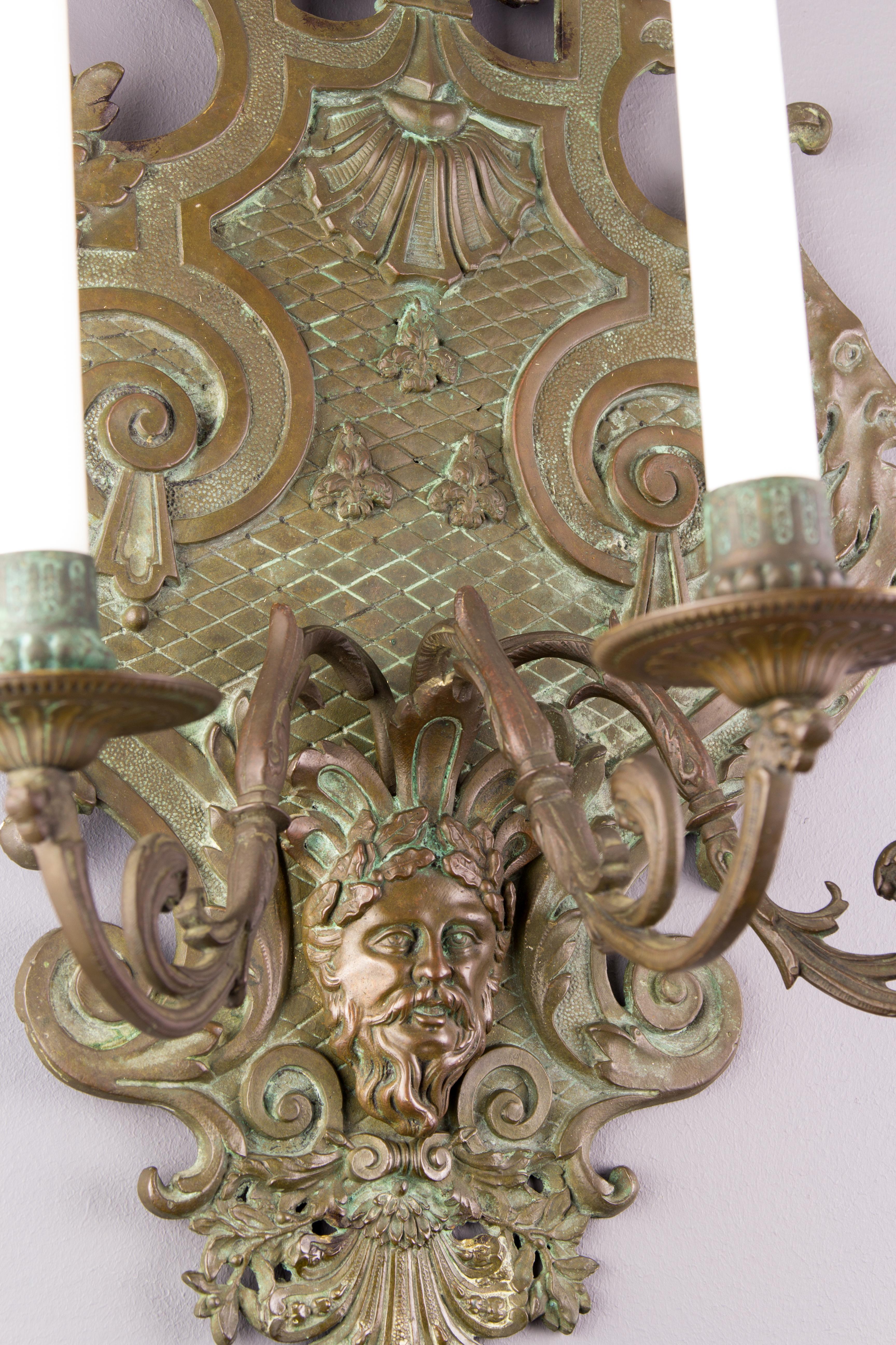 Large French Neoclassical Style Bronze Three-Light Wall Light, Late 19th Century For Sale 3