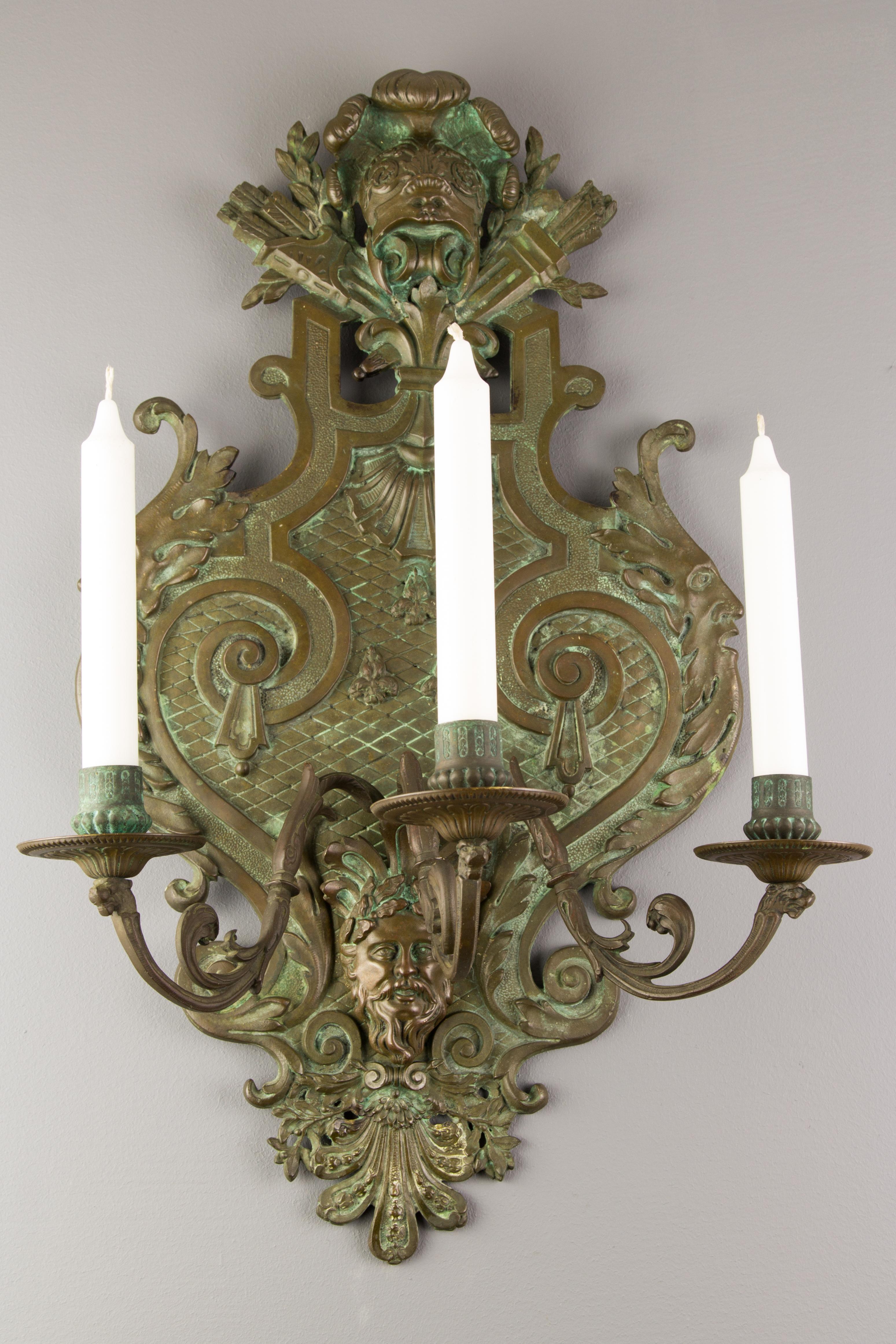 Large French Neoclassical Style Bronze Three-Light Wall Light, Late 19th Century For Sale 5