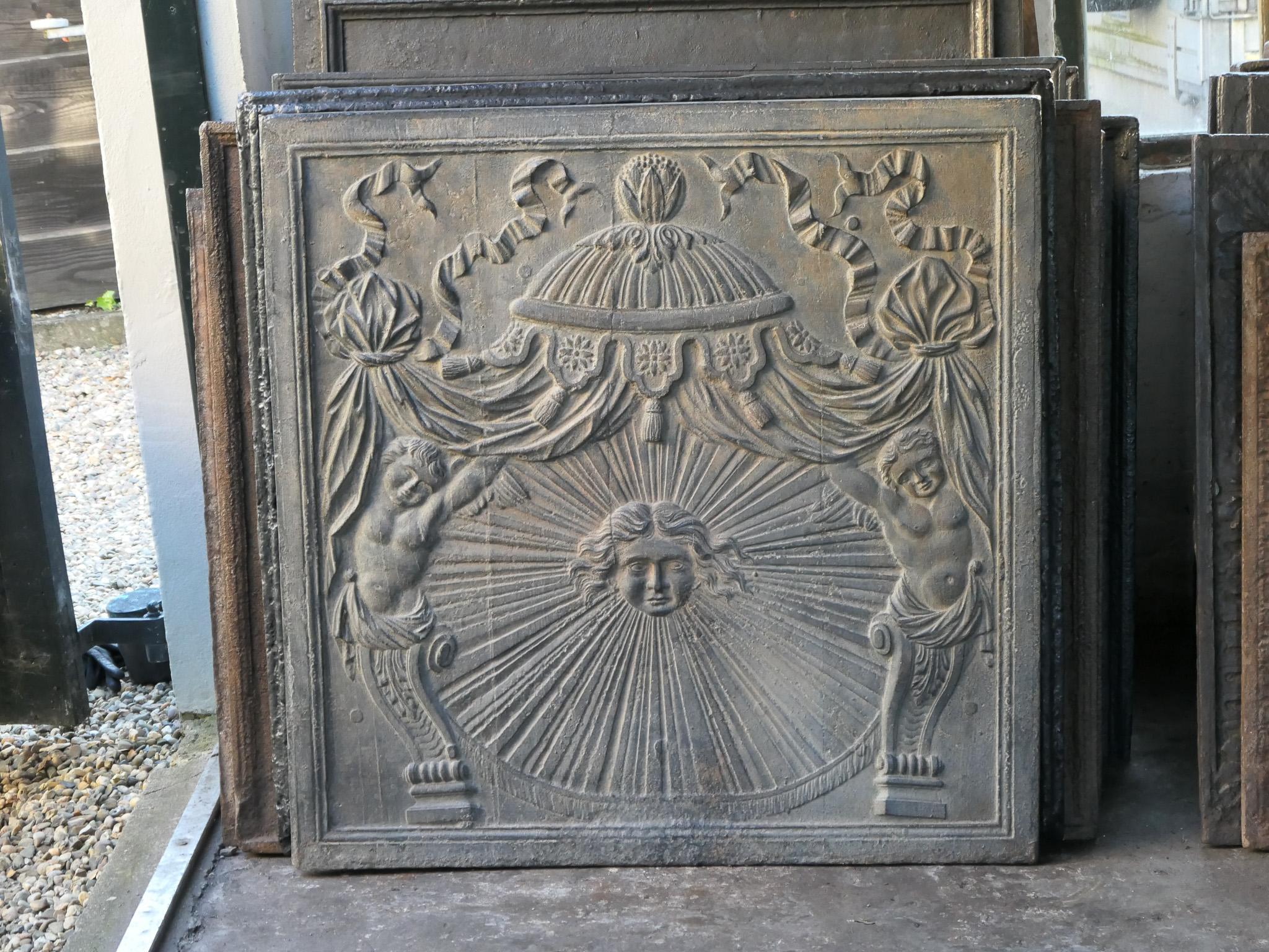 Large French Neoclassical 'The Sun' Fireback / Backsplash, 18th - 19th C. In Good Condition For Sale In Amerongen, NL