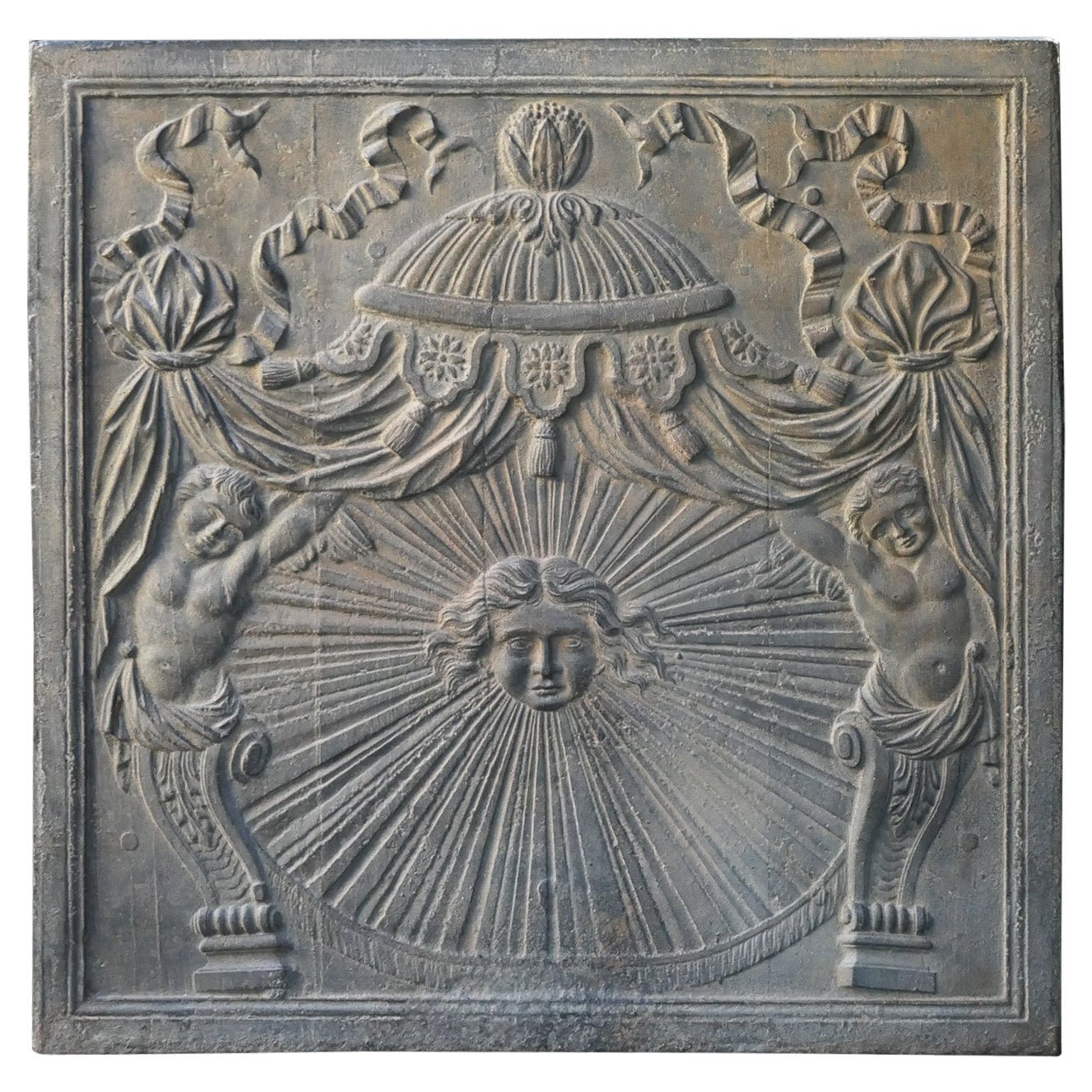 Gran chimenea/revestimiento neoclásico francés "El Sol", s. XVIII-XIX en venta