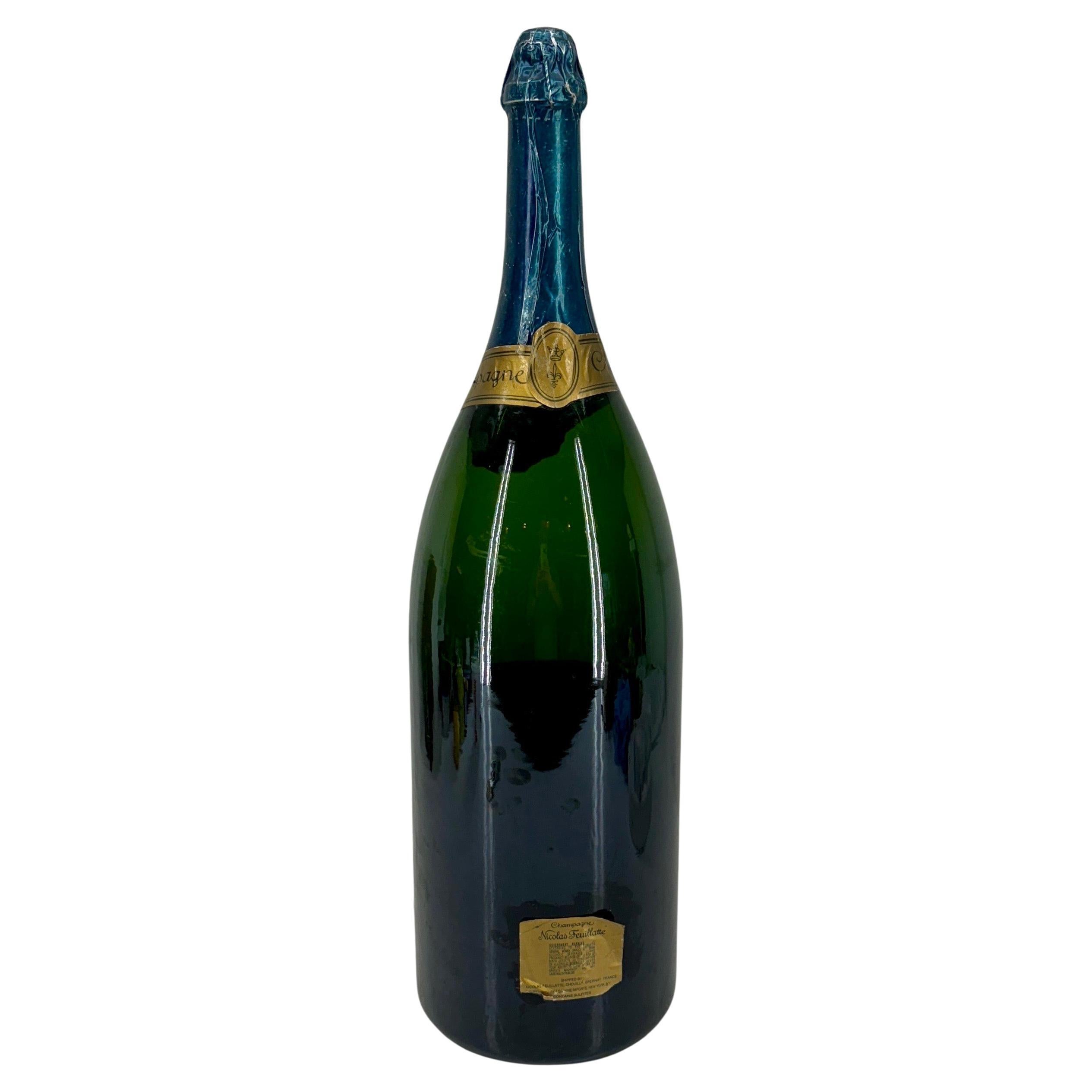 Große französische Nicolas Feuillatte Magnum-Champagnerflasche  (Glas) im Angebot