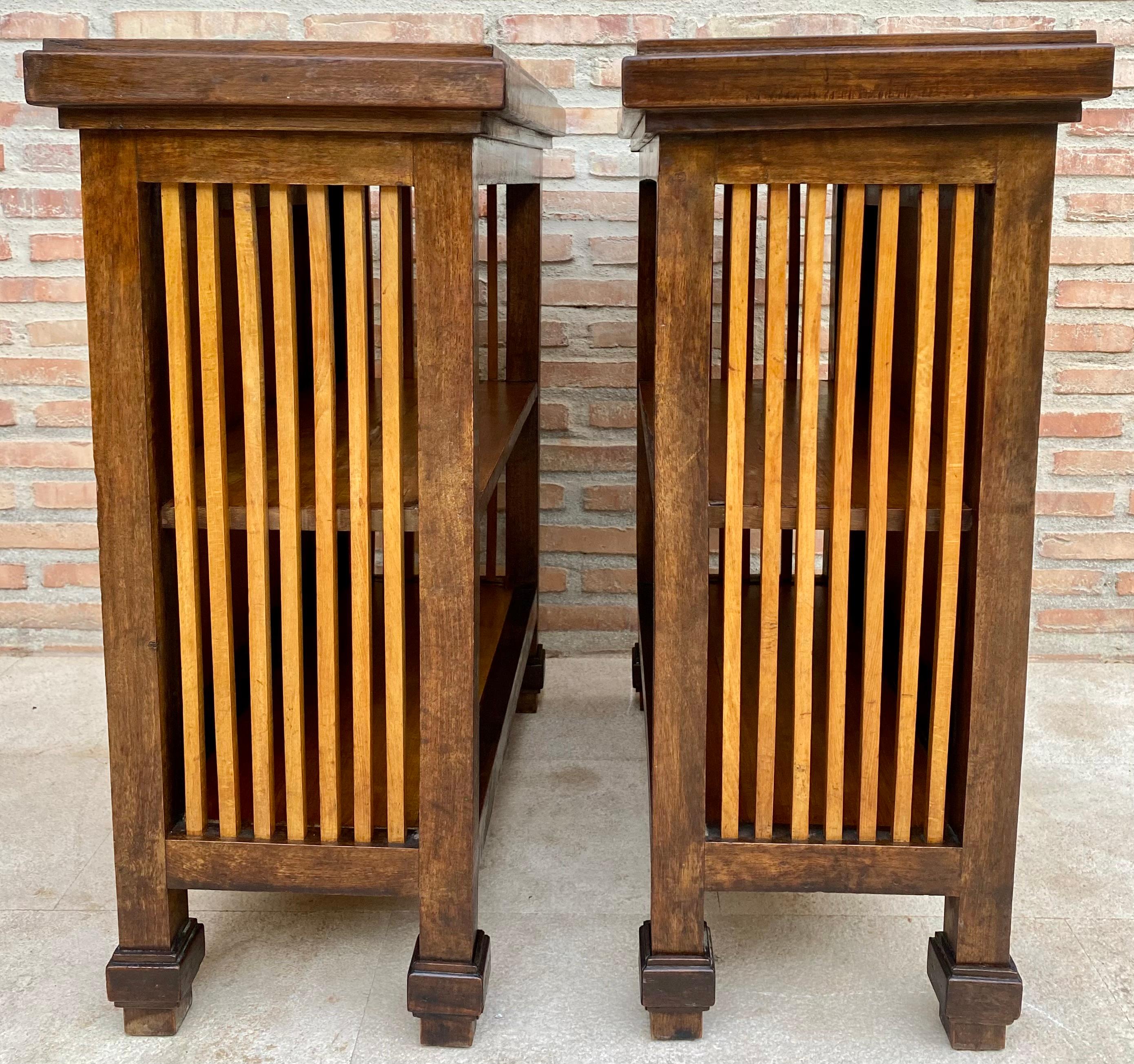 Large French Nightstands in Walnut, 1940, Set of 2 For Sale 8