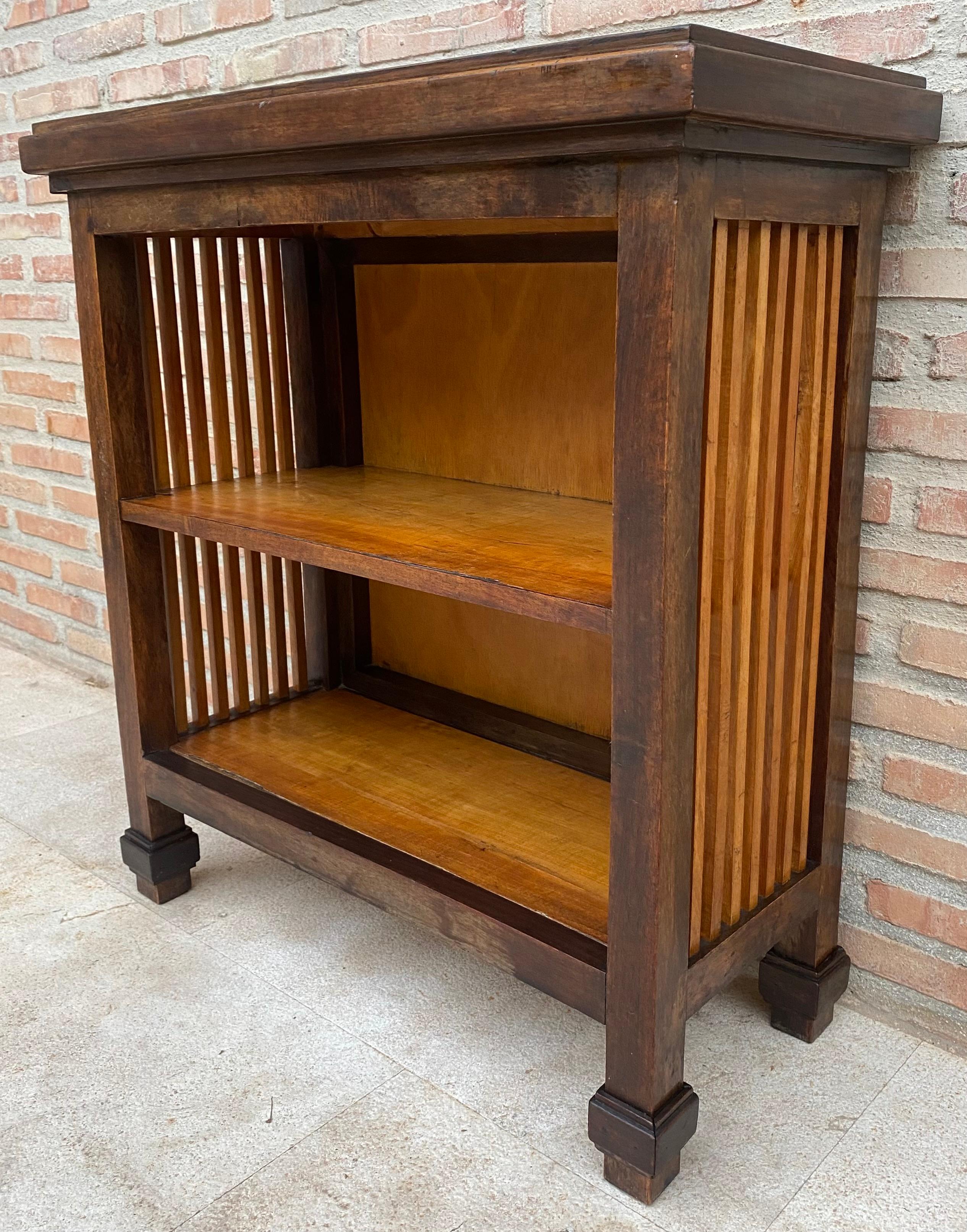 Large French Nightstands in Walnut, 1940, Set of 2 For Sale 2