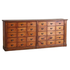 Commodes et coffres à tiroirs