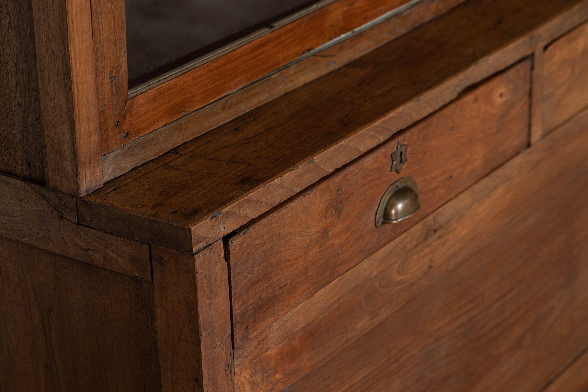 Grand meuble de rangement en chêne vernissé français Haberdashery Shop en vente 5