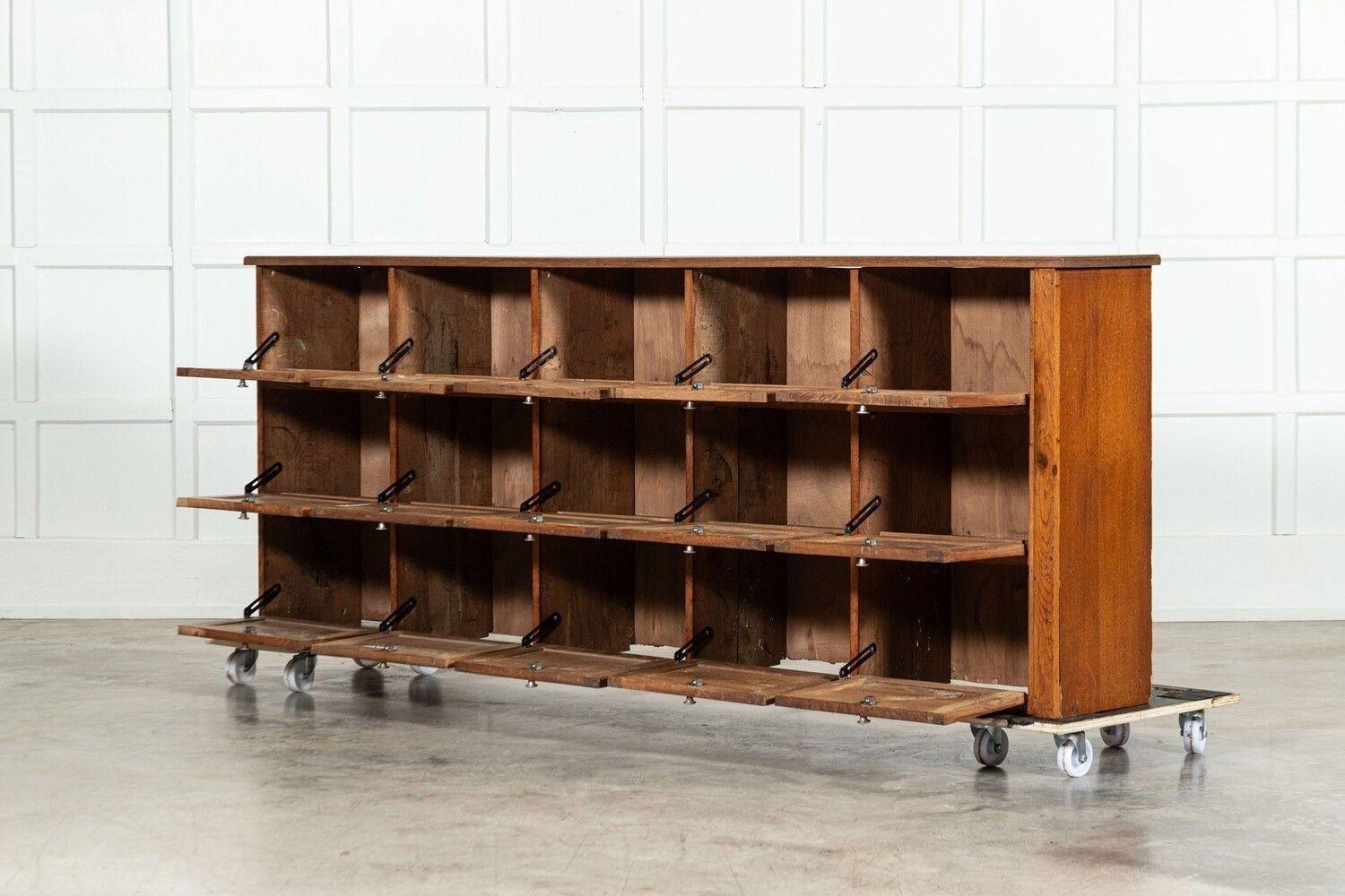 Chêne Grands tiroirs / Cabinet / Console Haberdashery en chêne français en vente
