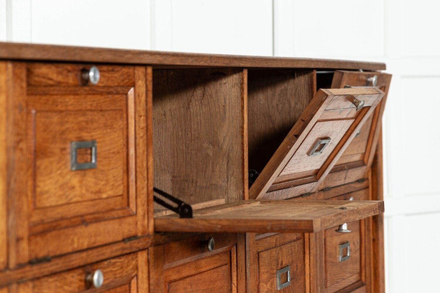 Grands tiroirs / Cabinet / Console Haberdashery en chêne français en vente 1