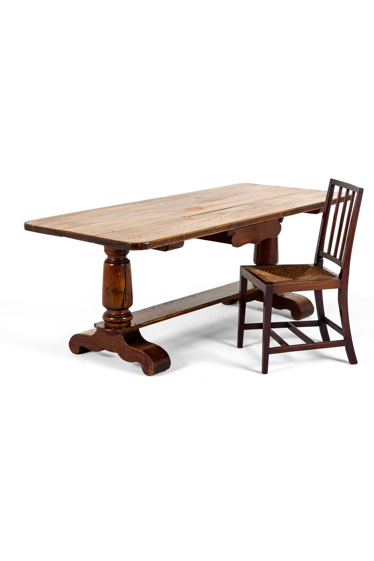 Grande table de réfectoire en Oak Oak français en vente 7