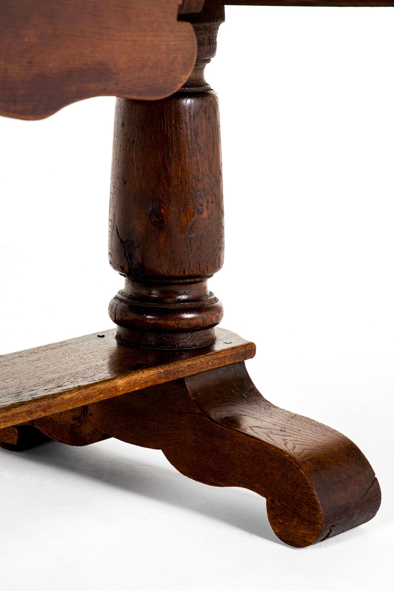 Grande table de réfectoire en Oak Oak français en vente 1