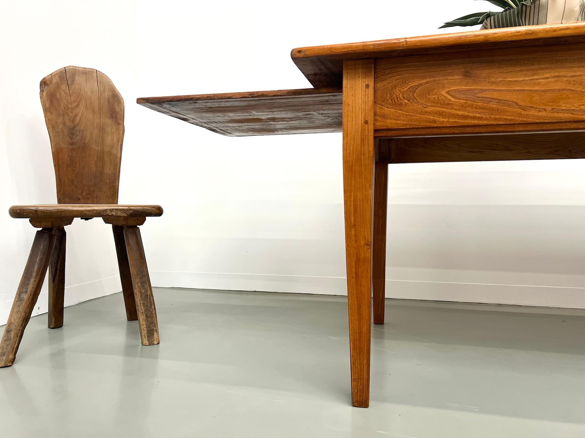 Large french old oak farm table with spindle legs, circa 1930 4