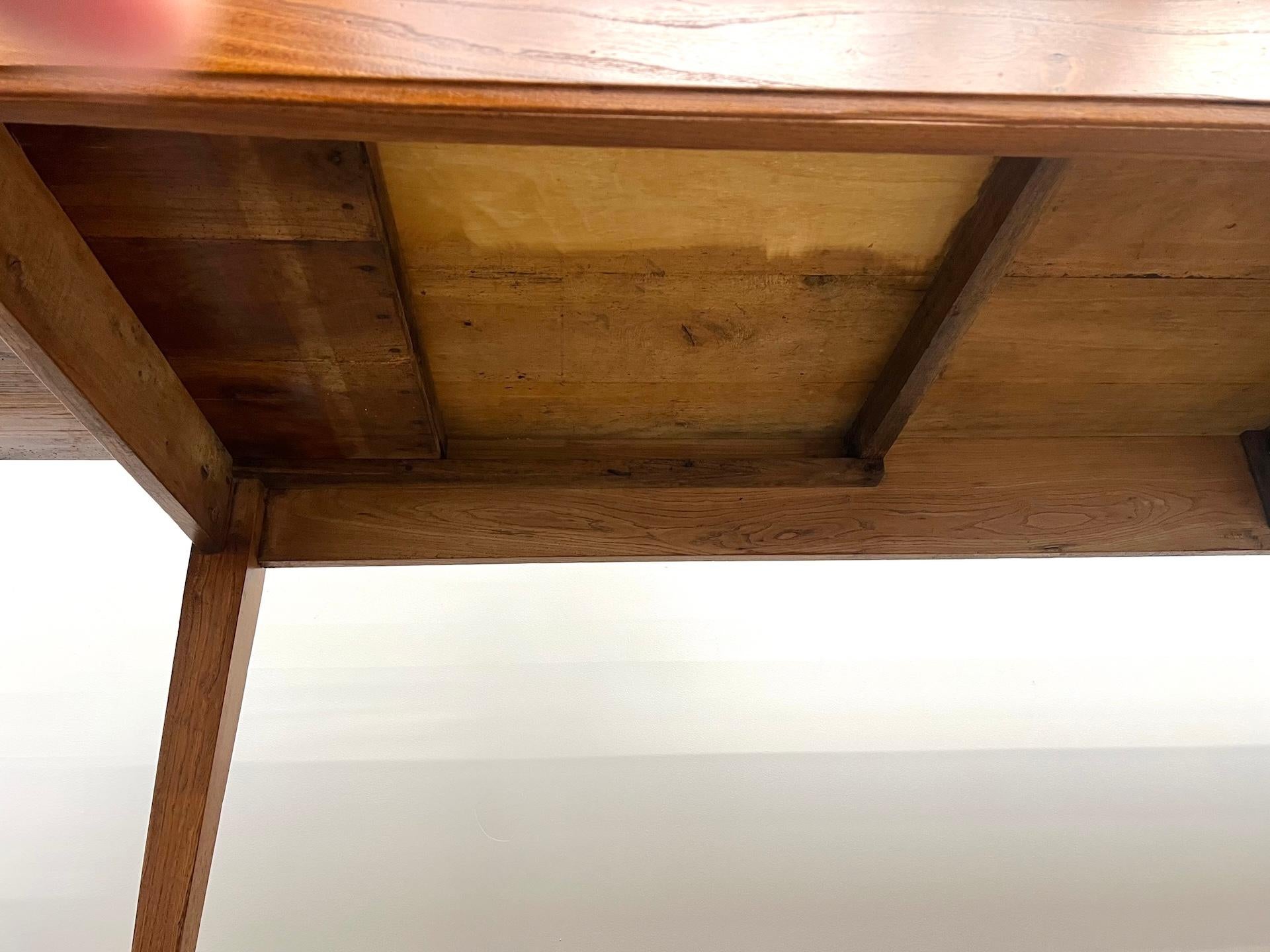 Large french old oak farm table with spindle legs, circa 1930 2